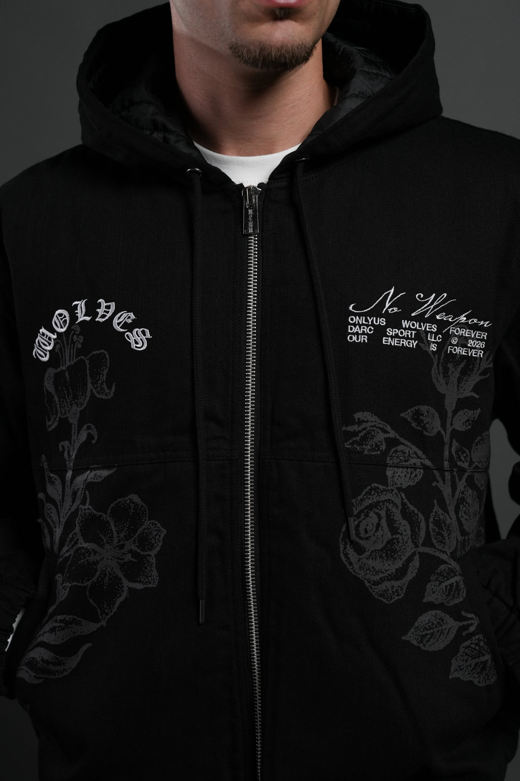 Wolves Pray Calaway Jacket in Distressed Black - imagem 10