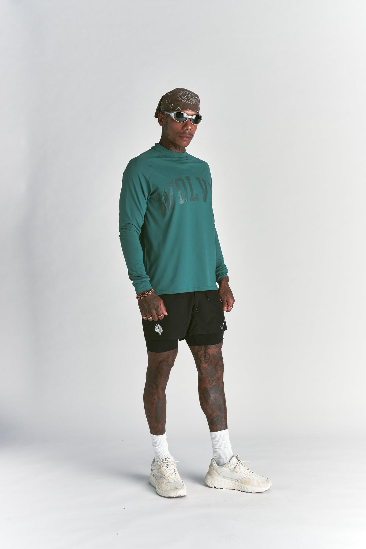 Only Loyalty "Dry Wolf" Raglan LS Tee in Sierra Pine — imagem 4