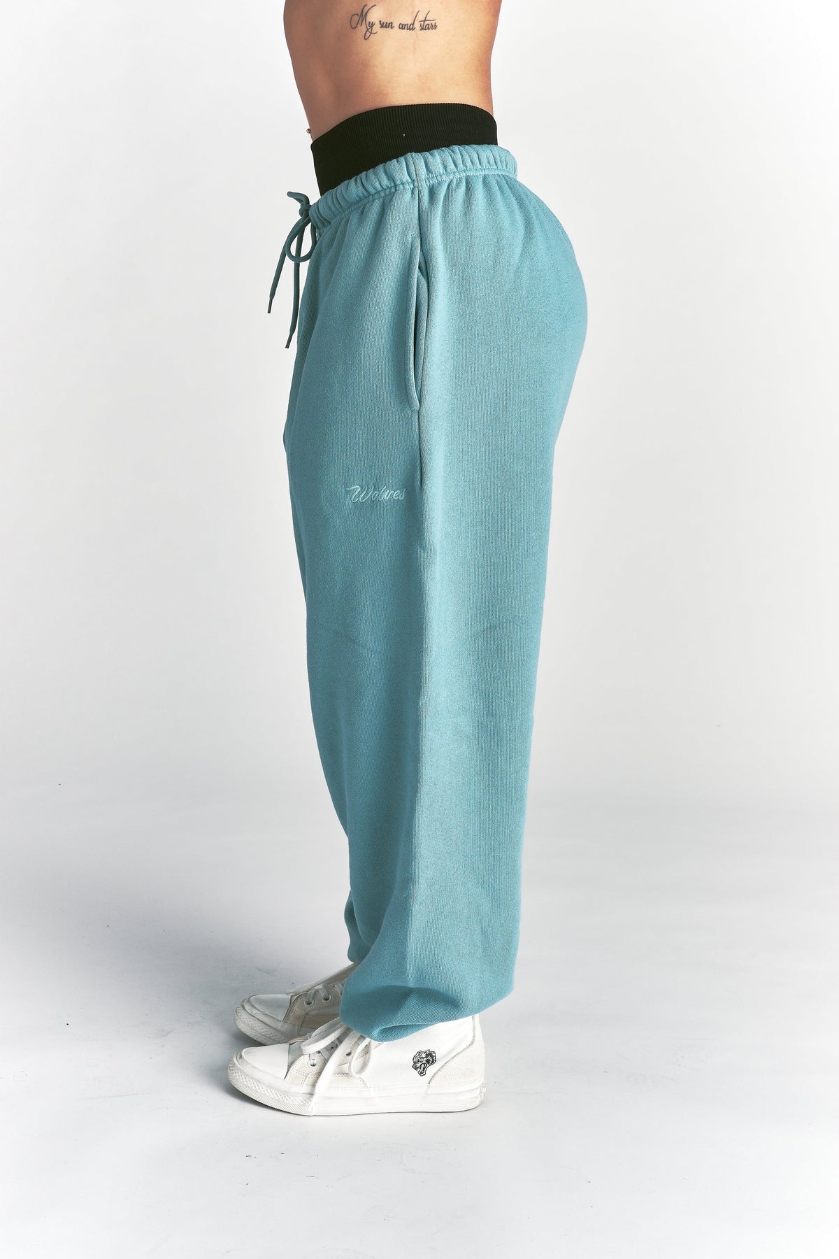 Cursive Wolves Premium Lounger Sweat Pants in Dusty Turquoise — imagem 2
