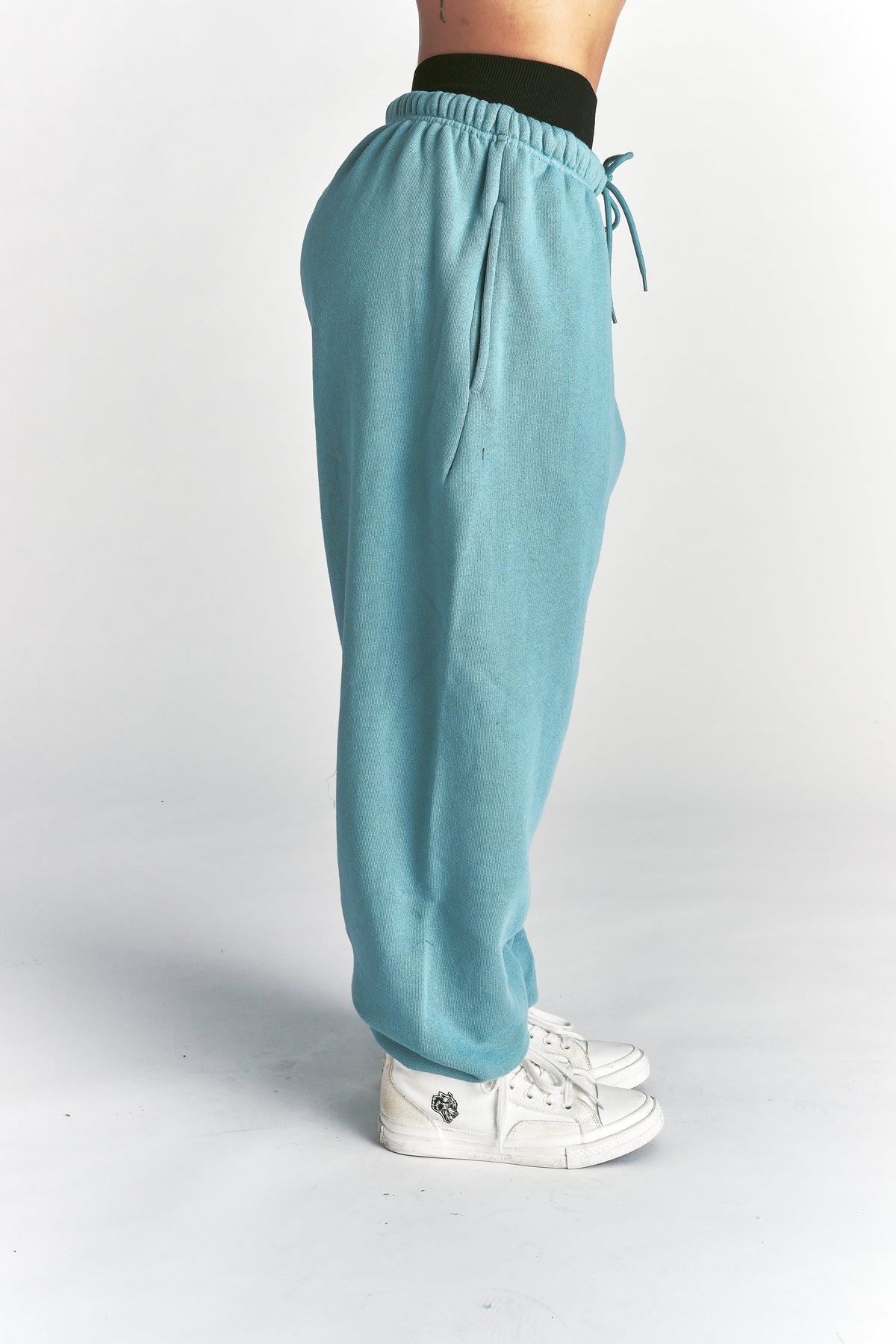 Cursive Wolves Premium Lounger Sweat Pants in Dusty Turquoise — imagem 5