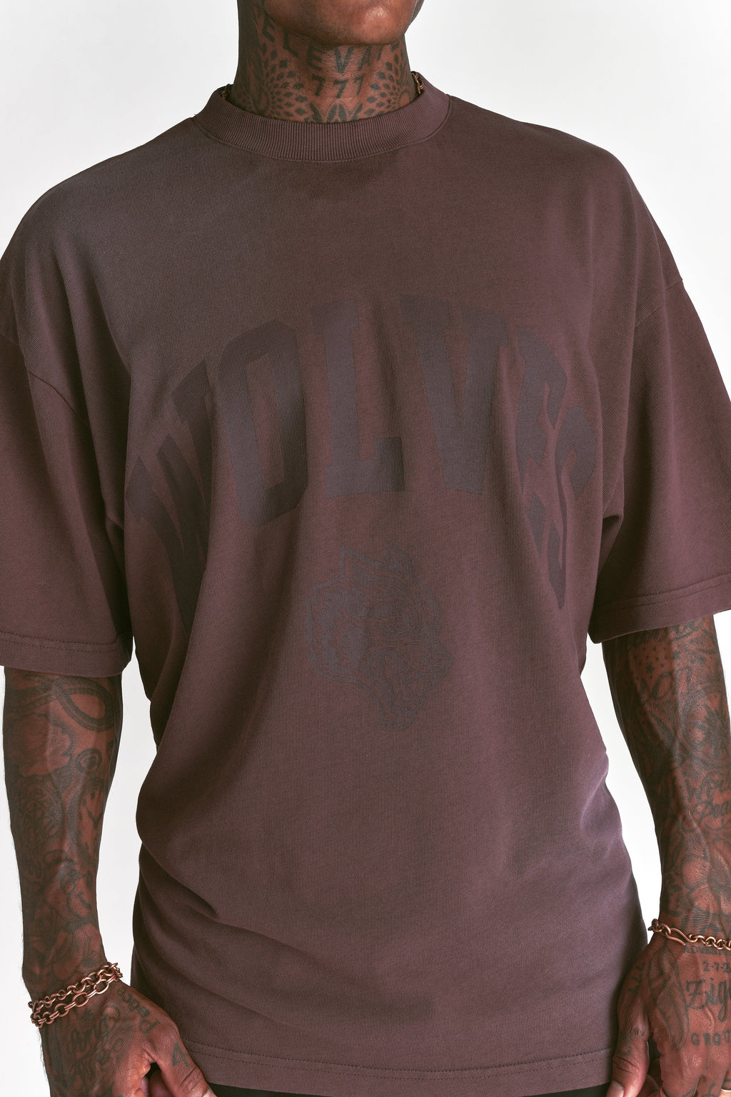 Loyalty "Premium" Oversized Tee in Ironwood Sun Fade — imagem 8