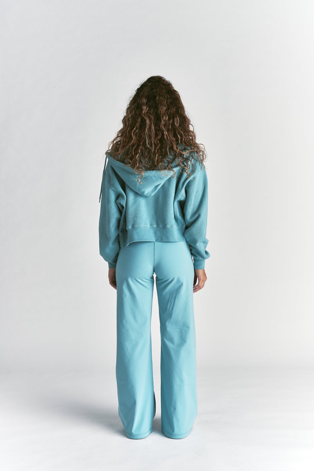 Cursive Wolves "Sage" Cropped Zip Hoodie in Dusty Turquoise — imagem 4