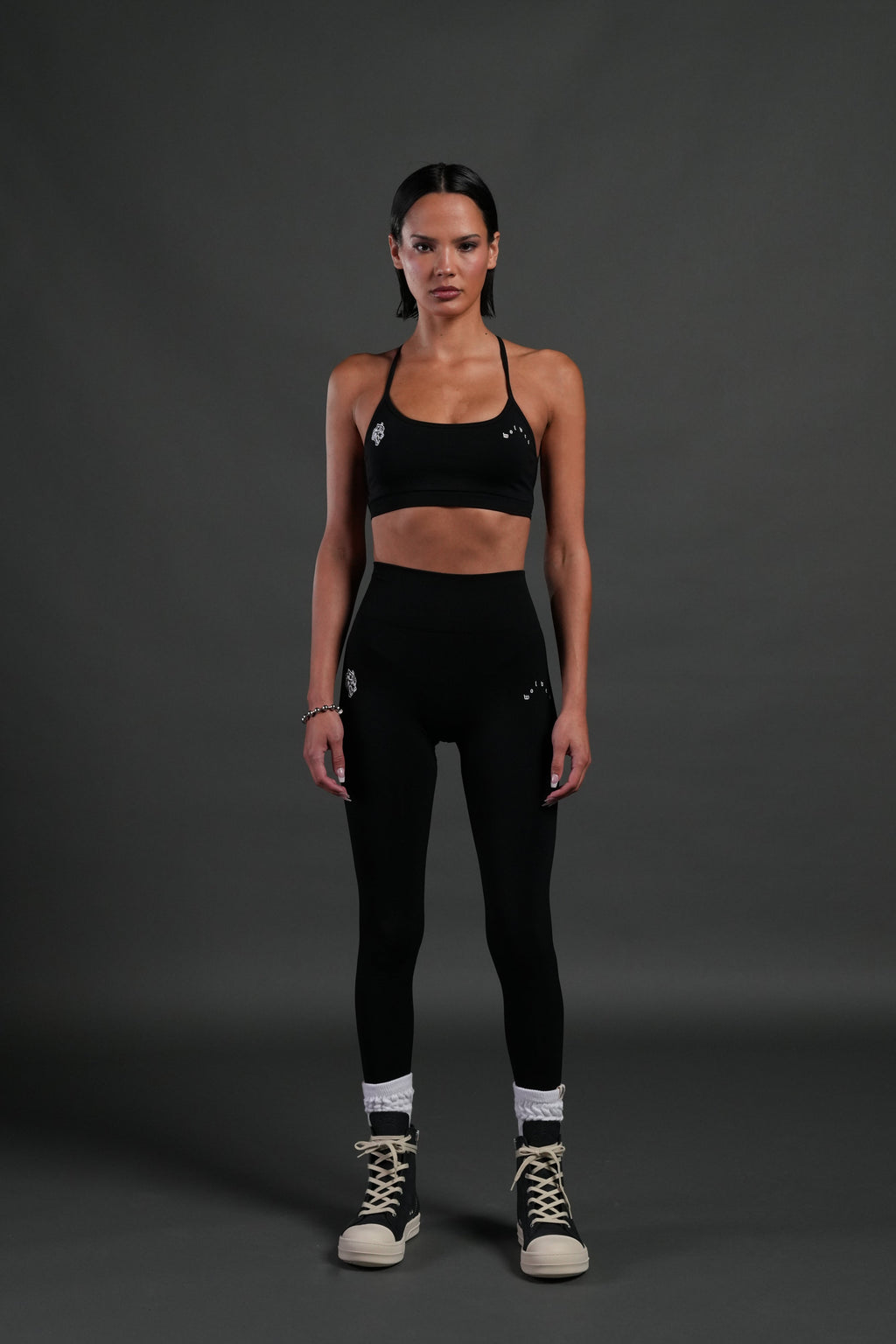 Wolves Pyramid "Layla" Soft Seamless Bra in Black — imagem 3