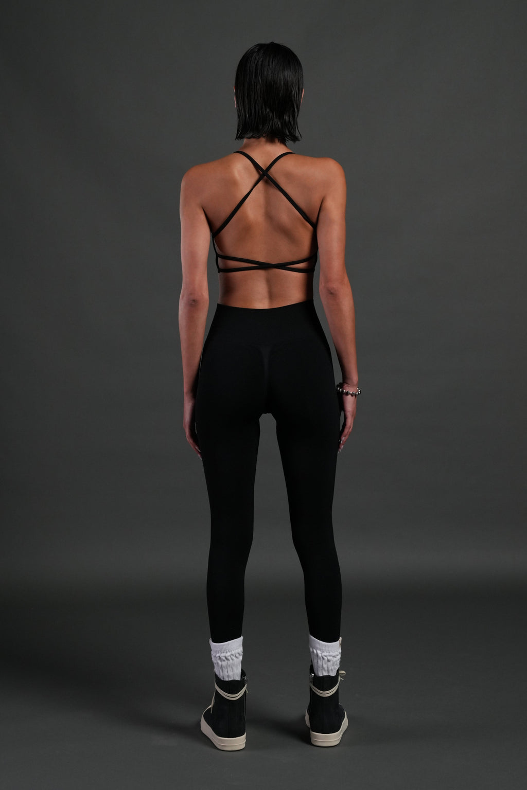 Wolves Pyramid "Layla" Soft Seamless Bra in Black — imagem 4