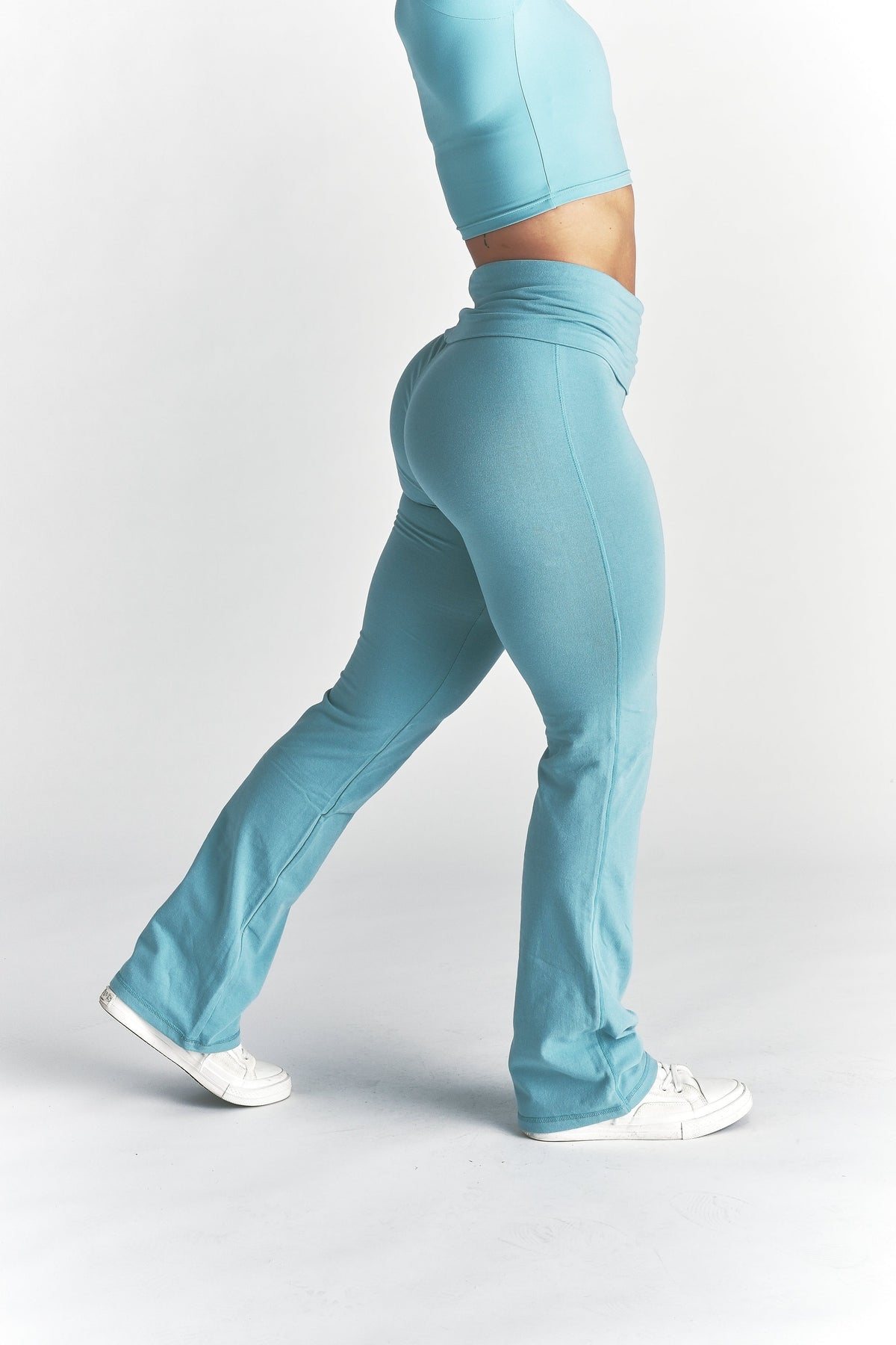 Cursive Wolves "Romy" Foldover Pants in Dusty Turquoise — imagem 12