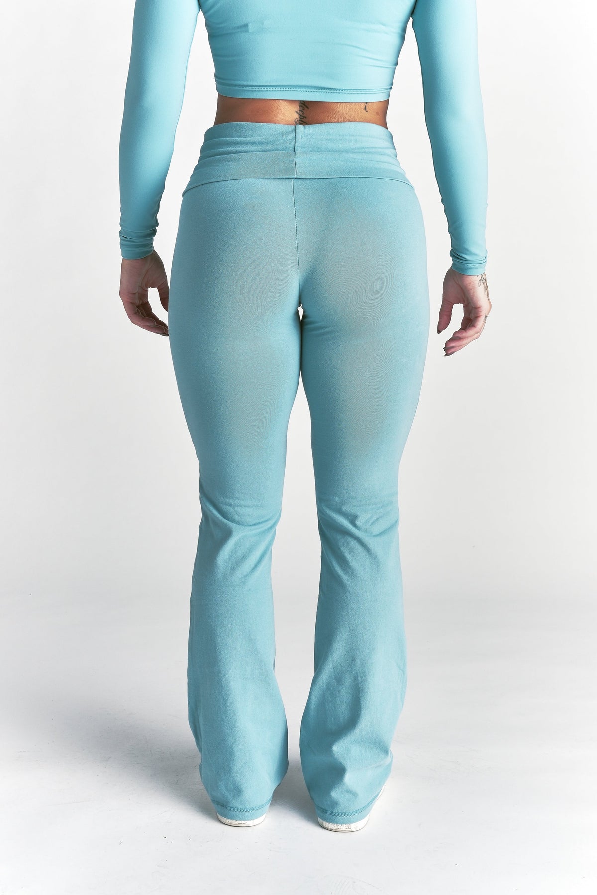 Cursive Wolves "Romy" Foldover Pants in Dusty Turquoise — imagem 2