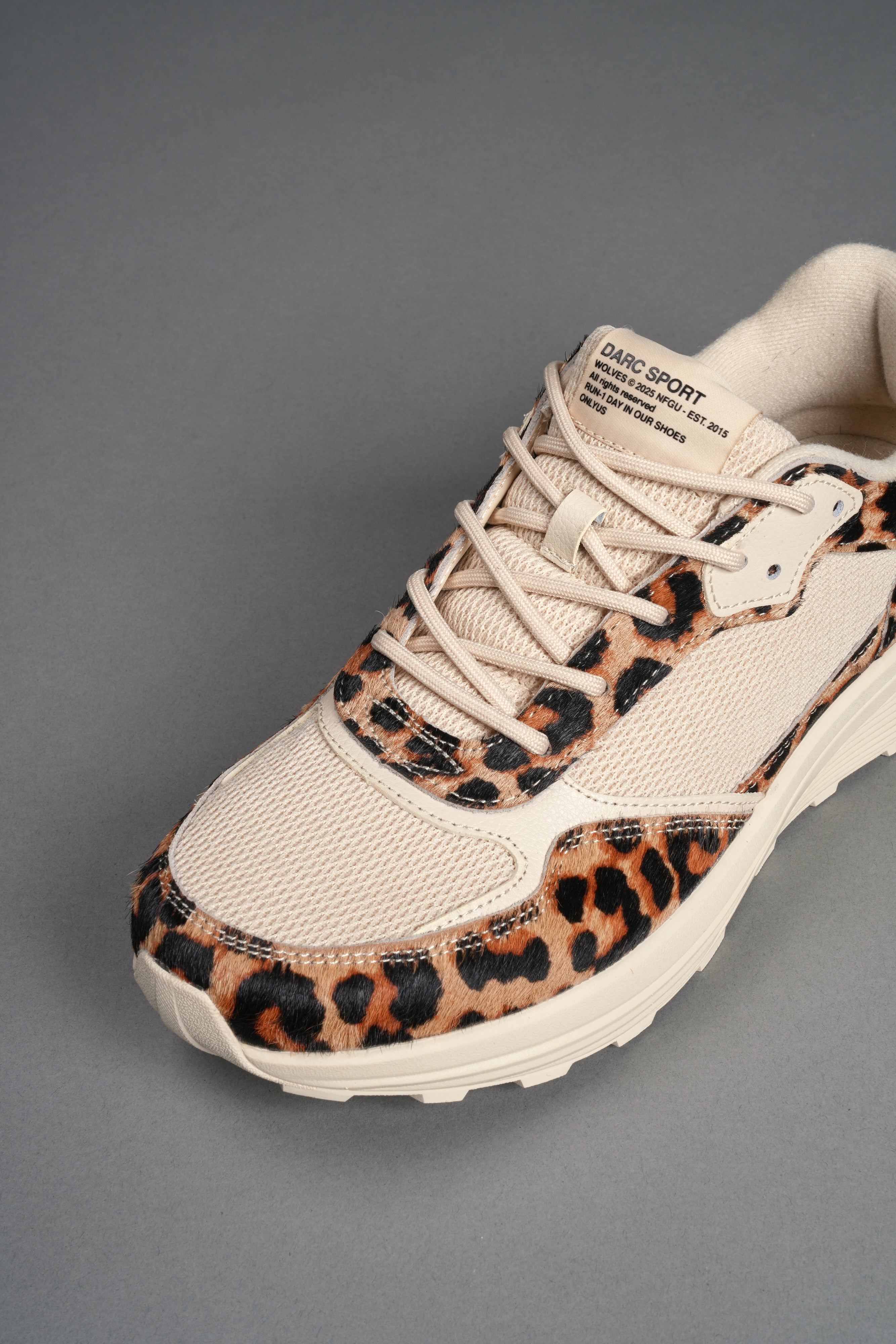 Run-1 Shoes in Clay Leopard/Cream — imagem 8