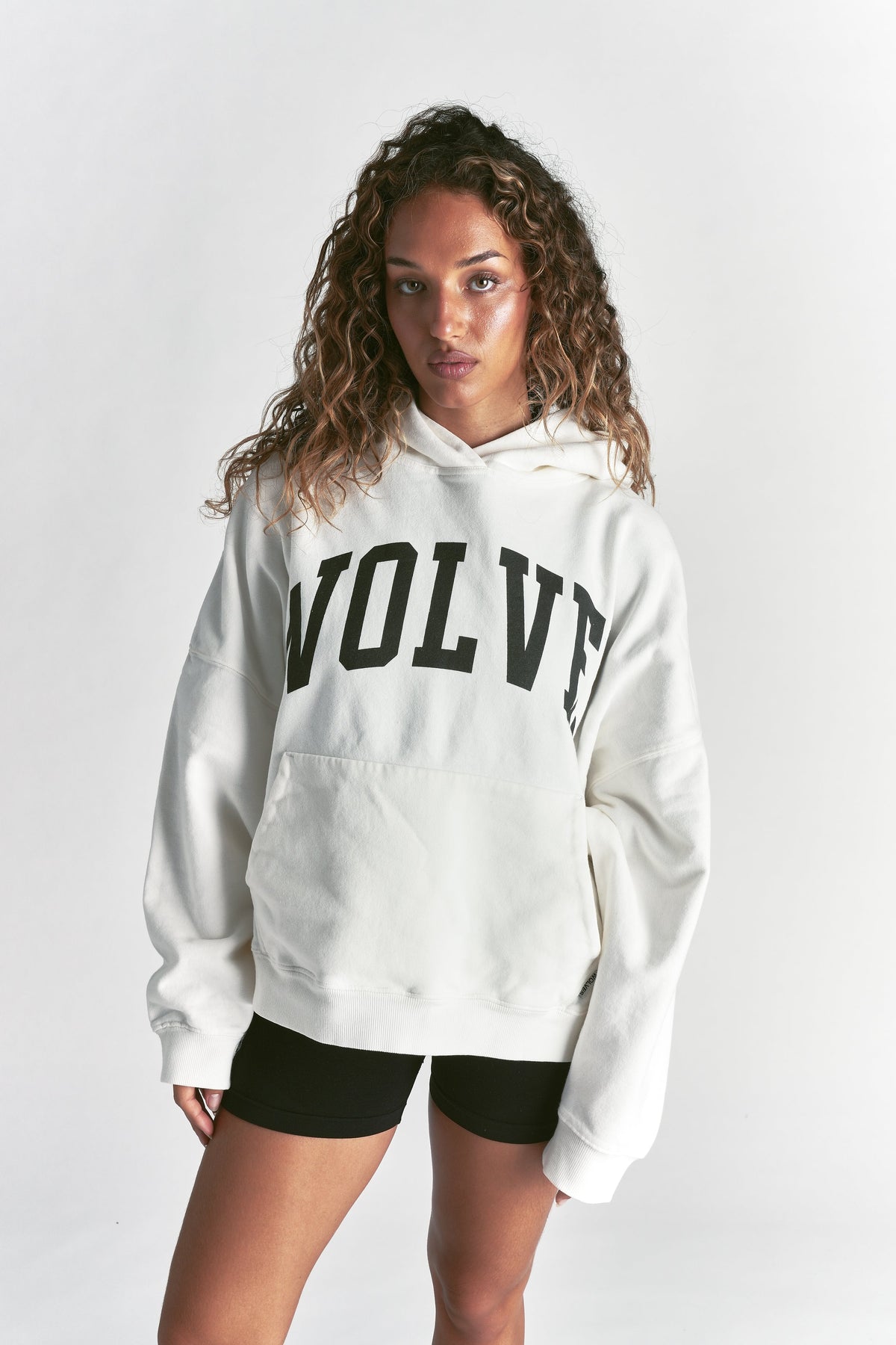 Only Loyalty Grunge "Gage" Box Cut Hoodie in Cream — imagem 12
