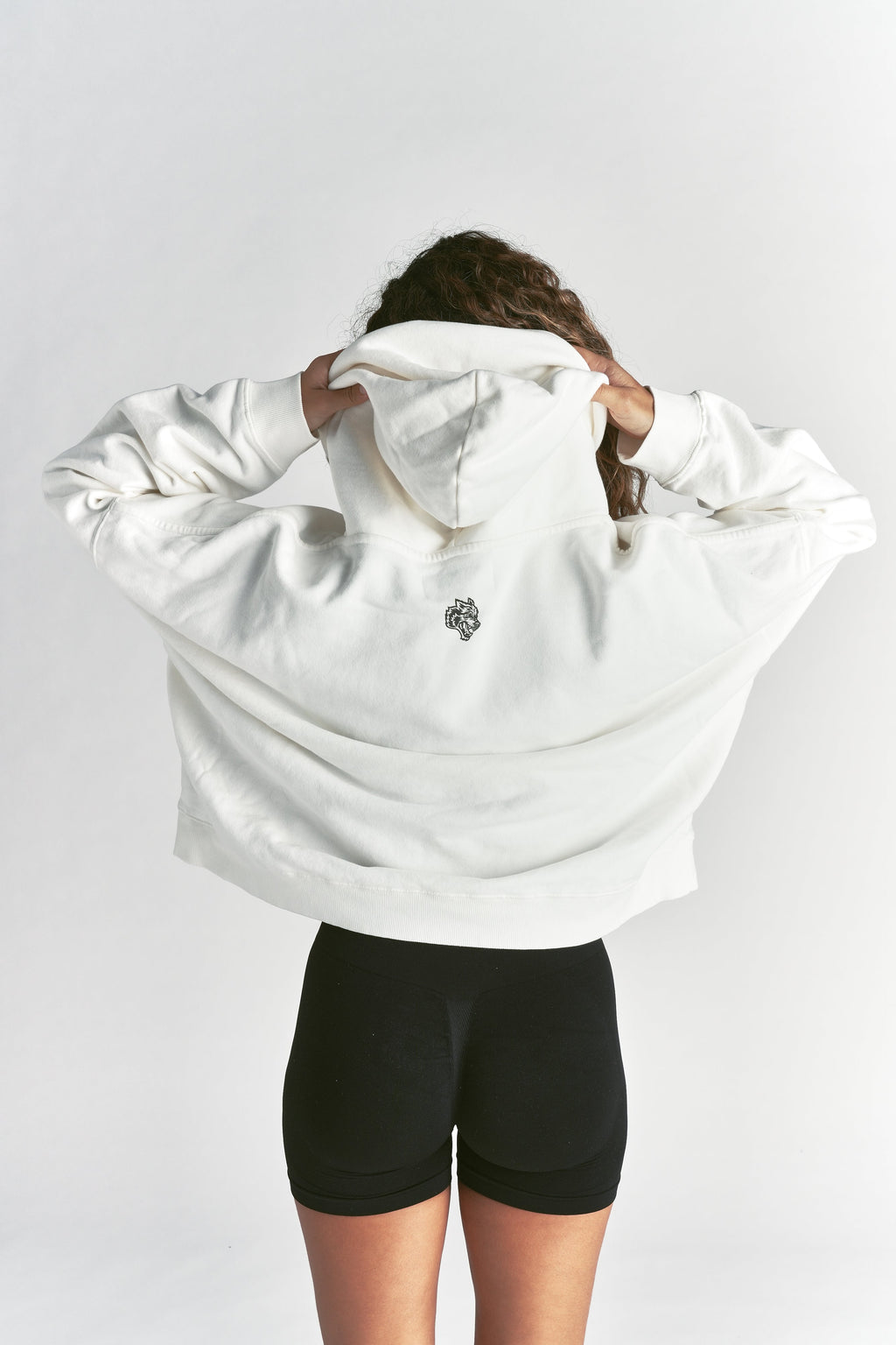 Only Loyalty Grunge "Gage" Box Cut Hoodie in Cream — imagem 13
