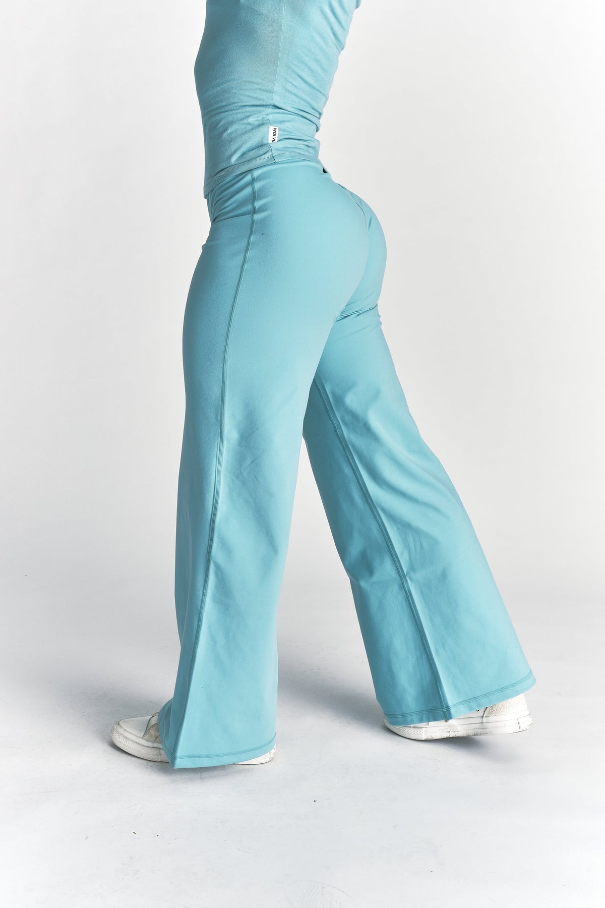Wolf Wide Leg Energy Pants in Dusty Turquoise — imagem 3