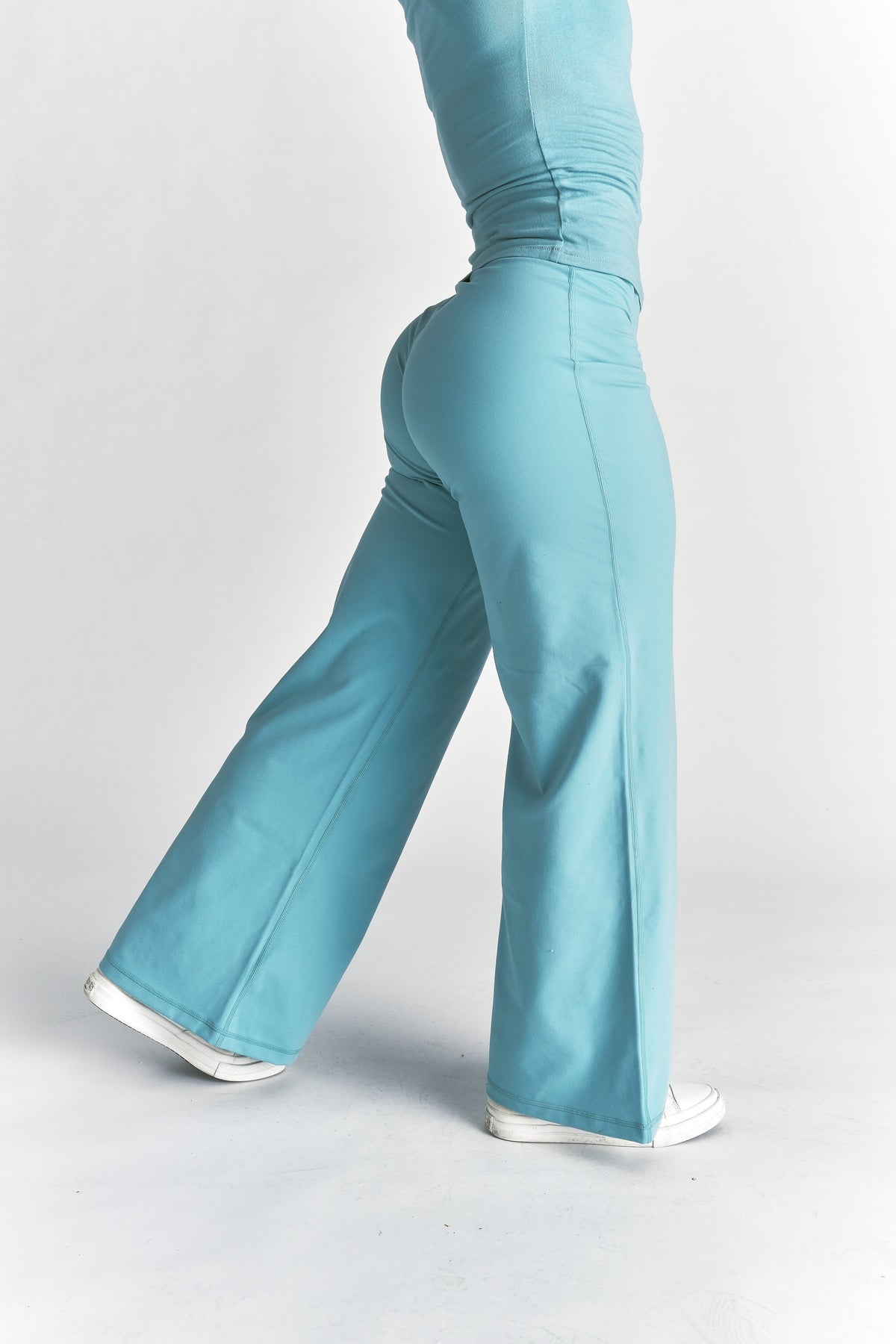Wolf Wide Leg Energy Pants in Dusty Turquoise — imagem 5