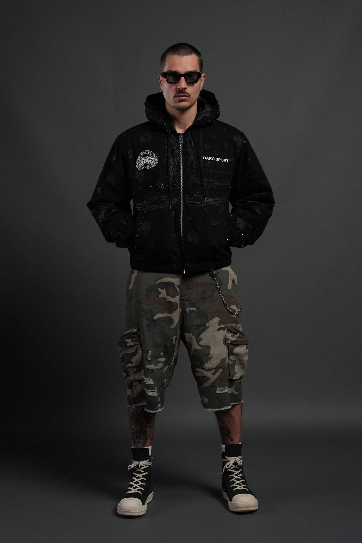 Darc Sport Wolves Club Calaway Jacket in Black Thorn Paisley - imagem 4