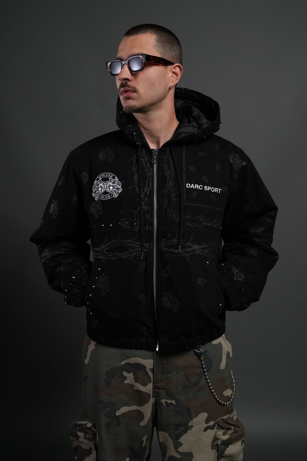 Darc Sport Wolves Club Calaway Jacket in Black Thorn Paisley - imagem 2