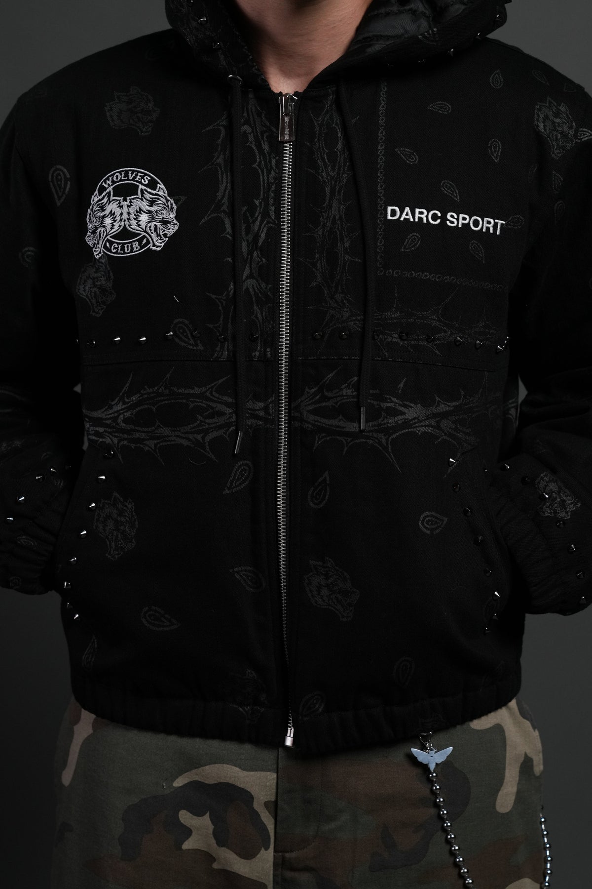 Darc Sport Wolves Club Calaway Jacket in Black Thorn Paisley - imagem 5