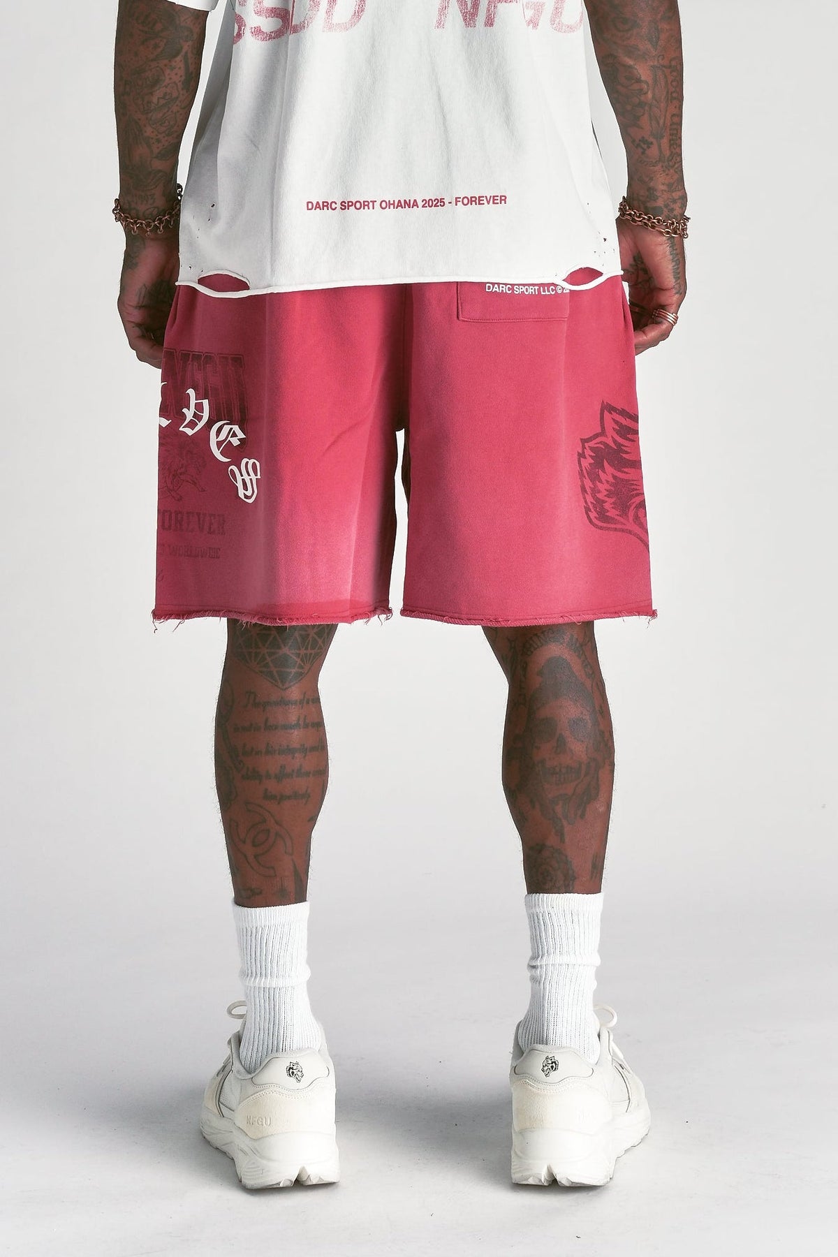 Ohana League Grunge Brock Sweat Short in Roman Red Drift Wash — imagem 2