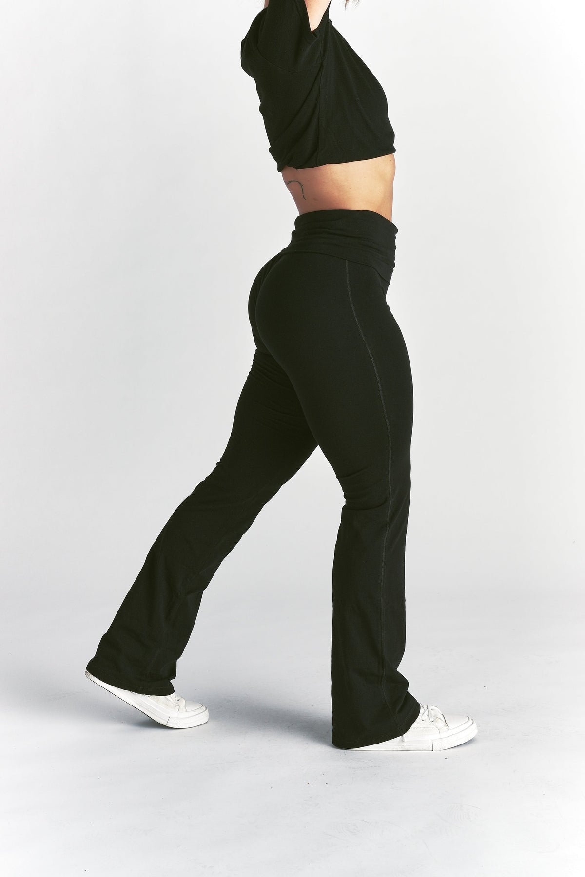 Forever Mark "Romy" Foldover Pants in Black — imagem 14