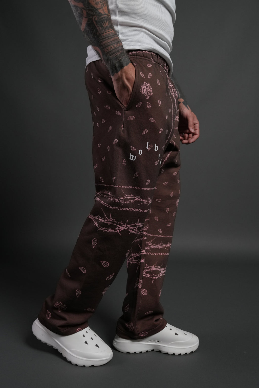 Wolves Pyramid Bigelow Sweat Pants in Desert Dust Thorn Paisley — imagem 5
