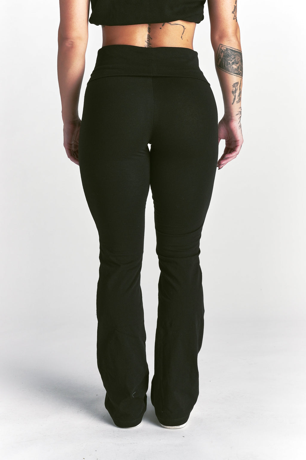 Forever Mark "Romy" Foldover Pants in Black — imagem 2