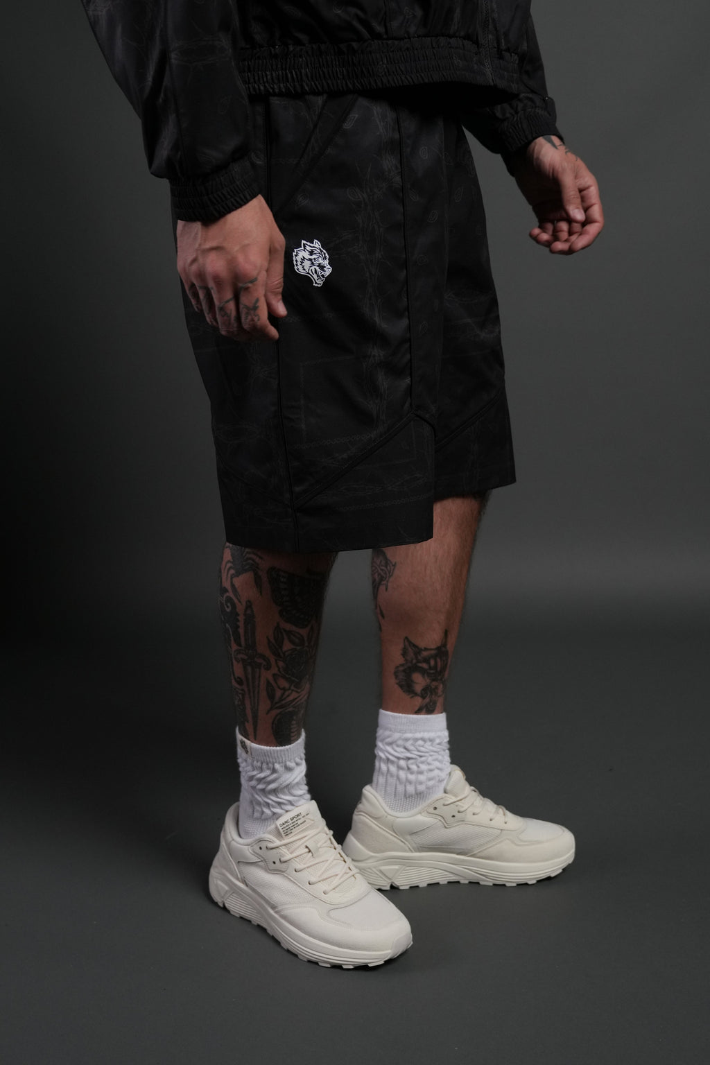 Dual Mens Quinn Track Shorts in Black Thorn Paisley — imagem 5