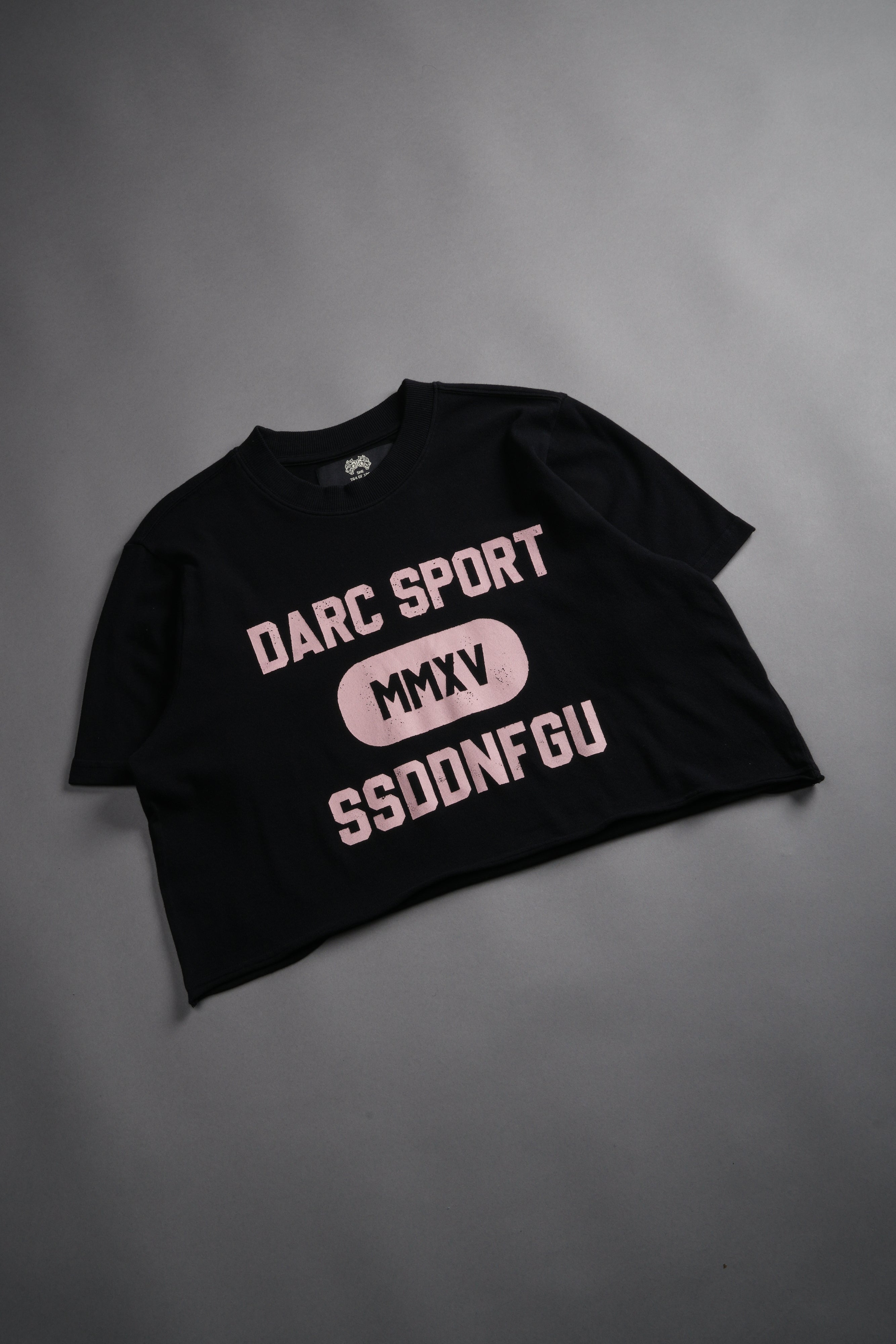 Wolves Forever "Premium" (Cropped) Tee in Black — imagem 5