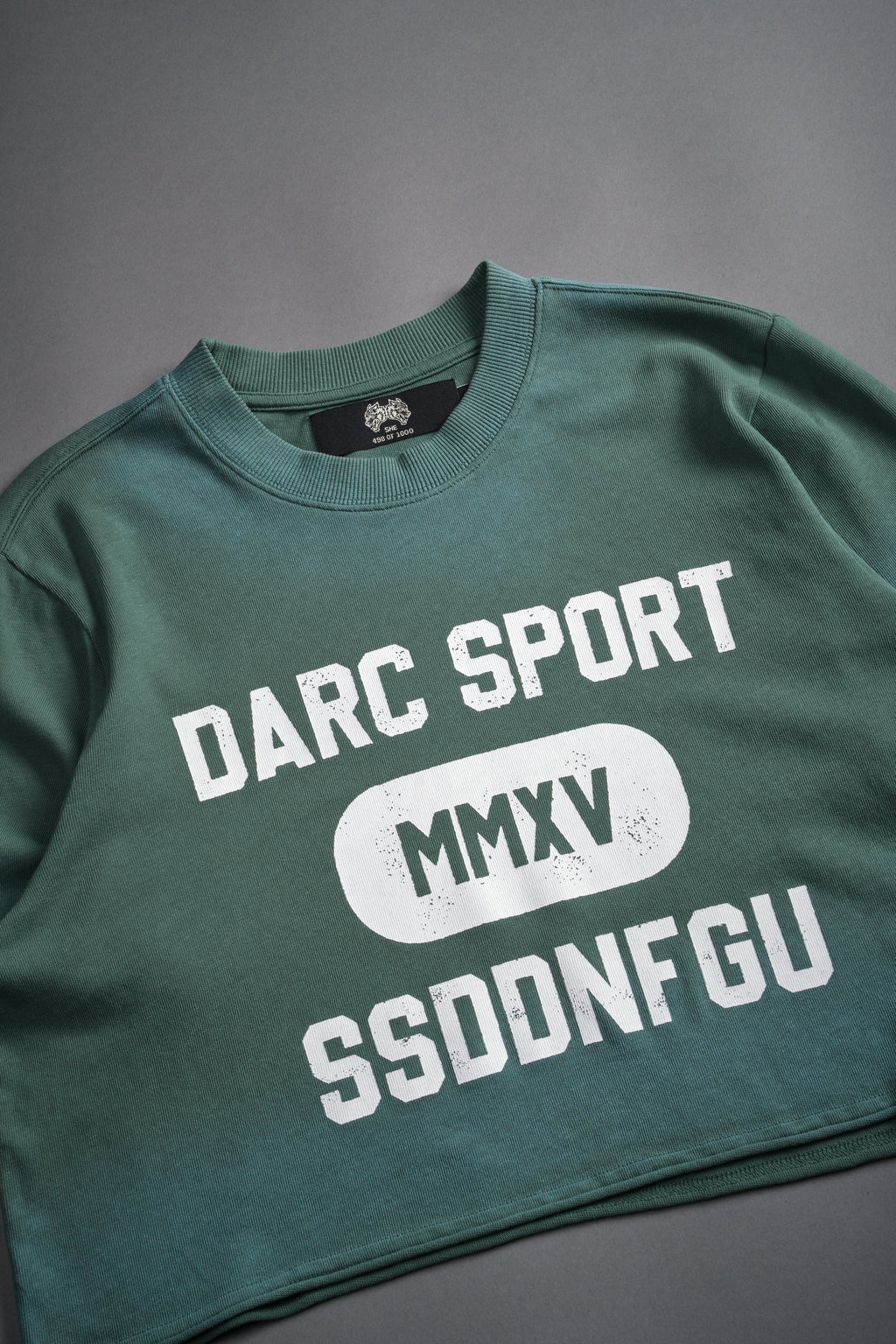 Wolves Forever "Premium" (Cropped) Tee in Hunter Green Driftwash — imagem 6
