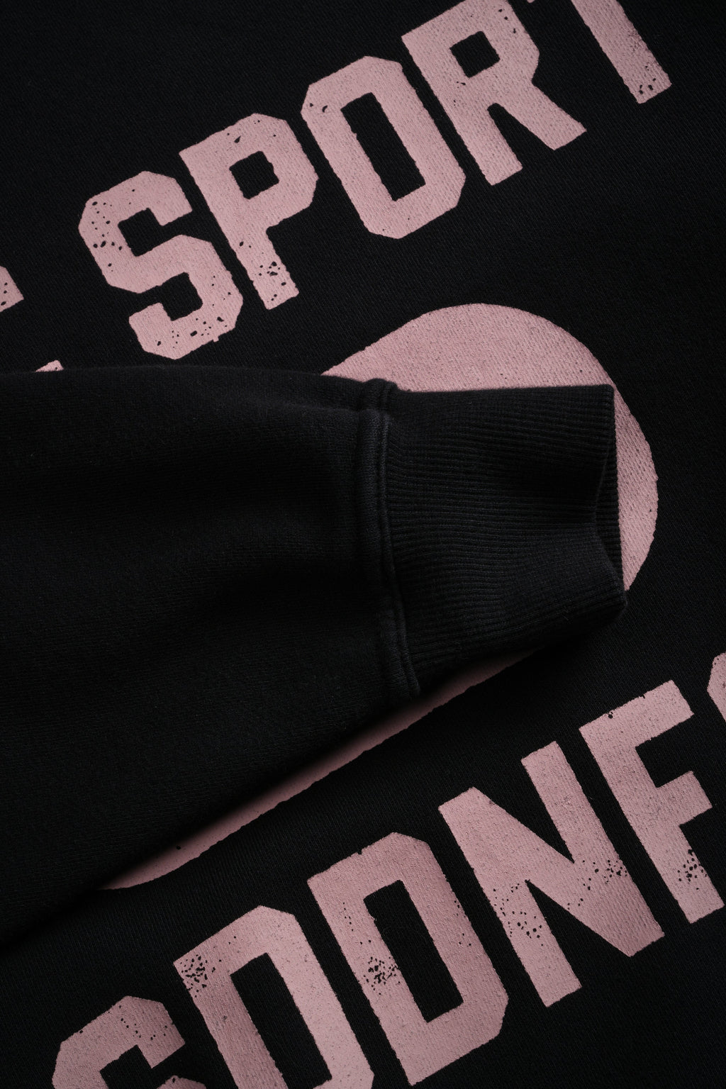 Wolves Forever London Crewneck in Black/Pink — imagem 6