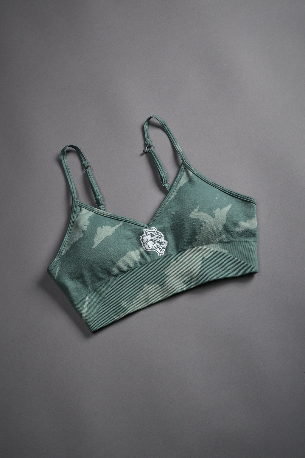 Single Wolf "Everson Seamless" Huxley Bra in Hunter Green Native Camo — imagem 5