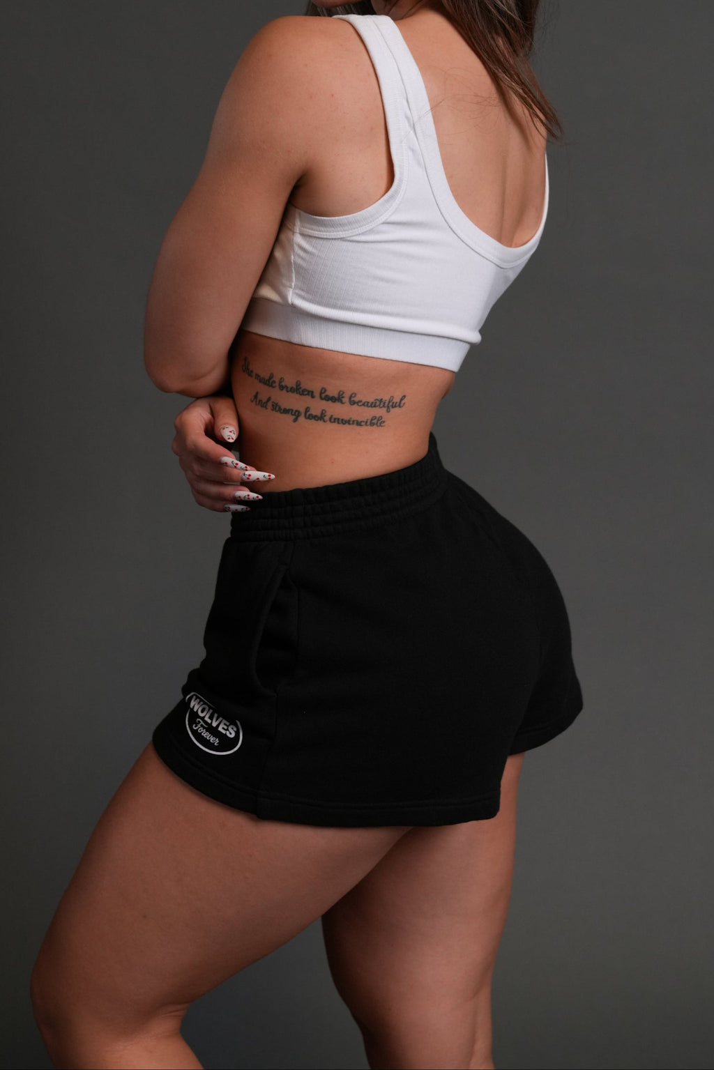 Our Time Ellie Sweat Shorts in Black - imagem 2