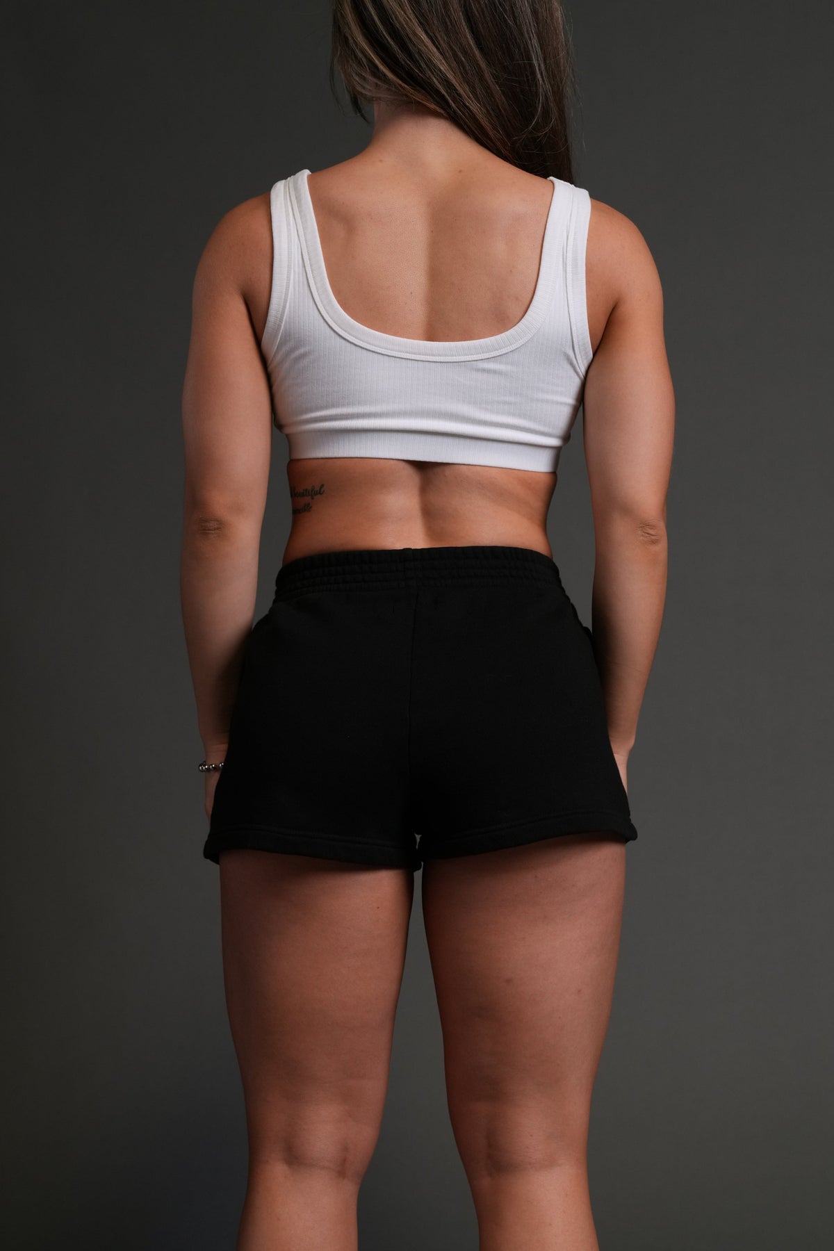 Our Time Ellie Sweat Shorts in Black - imagem 5