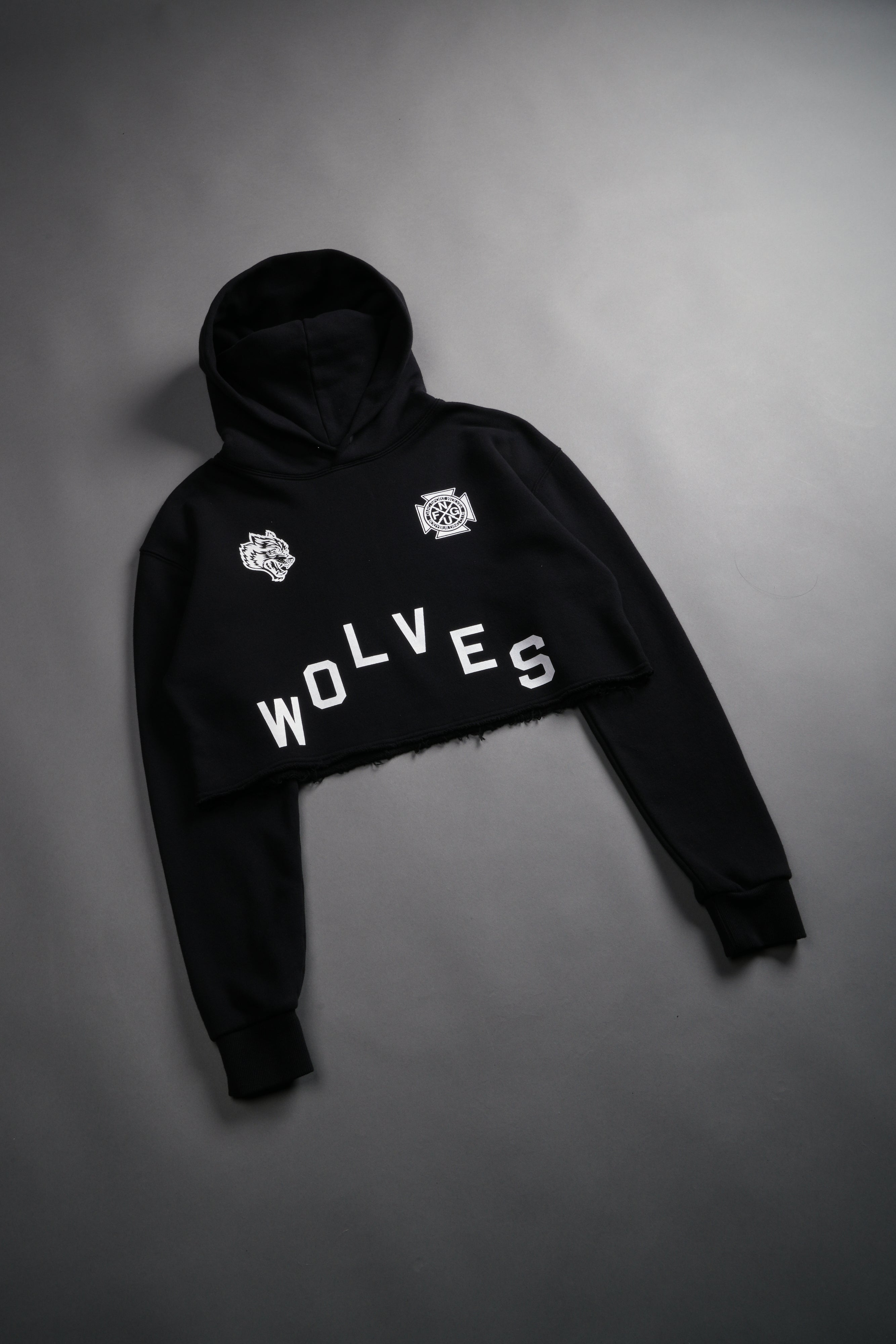 Wolf Pyramid "Pierce" Cropped Hoodie in Black — imagem 5