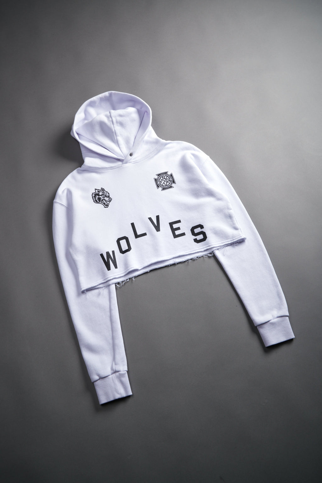 Wolf Pyramid "Pierce" Cropped Hoodie in White — imagem 5