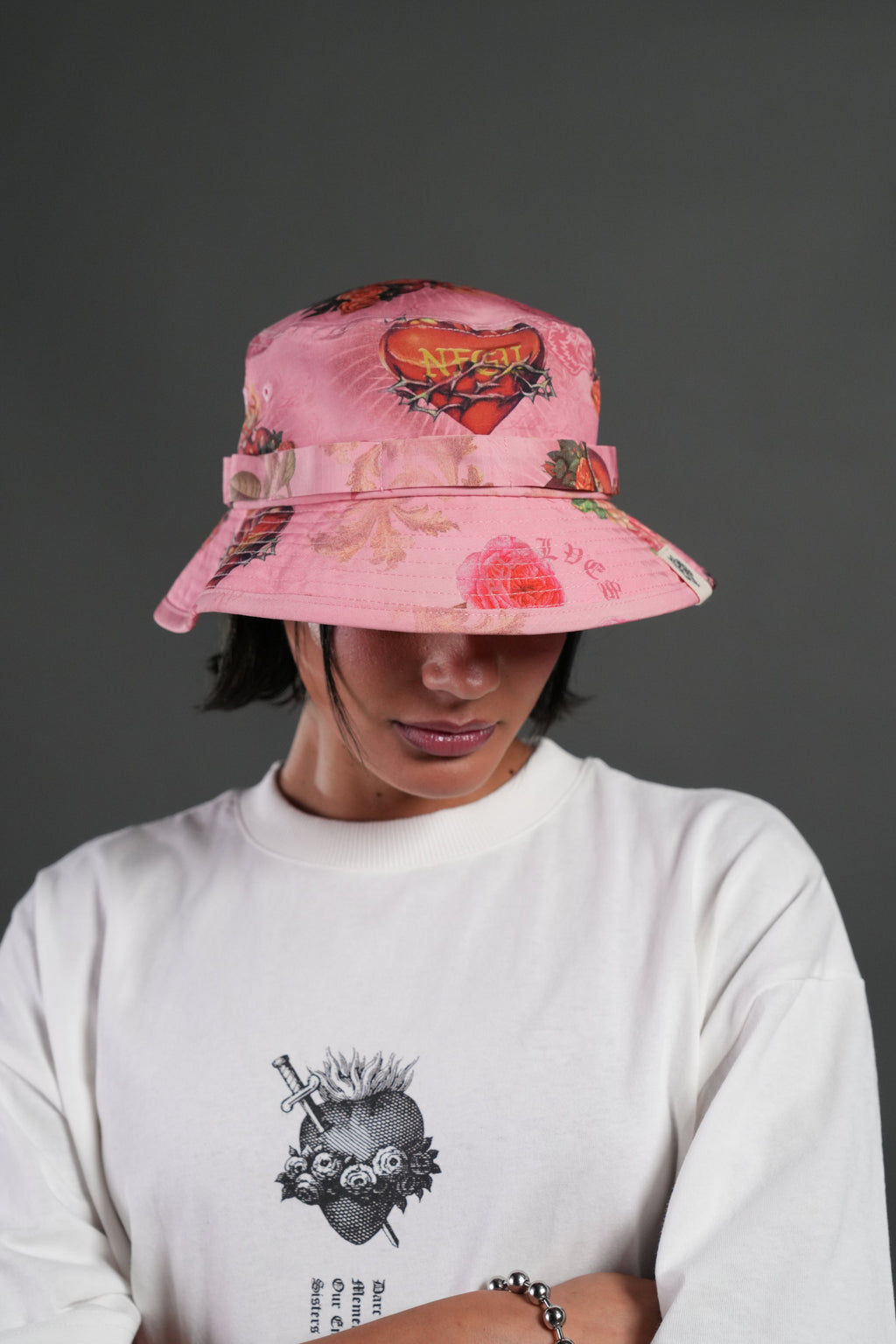 Wolf Patch V2 Boonie Bucket Hat in Corazon de Devocion — imagem 4
