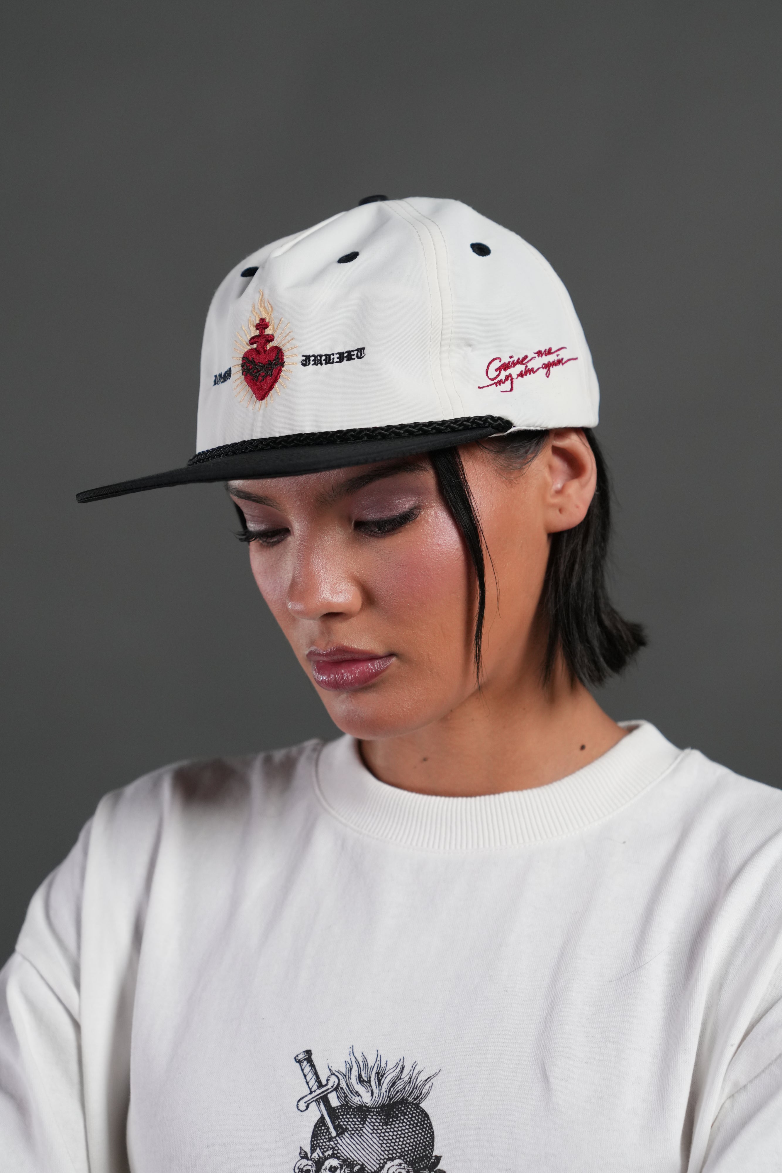 Doomed Love Paradise Hat in Cream/Black — imagem 4