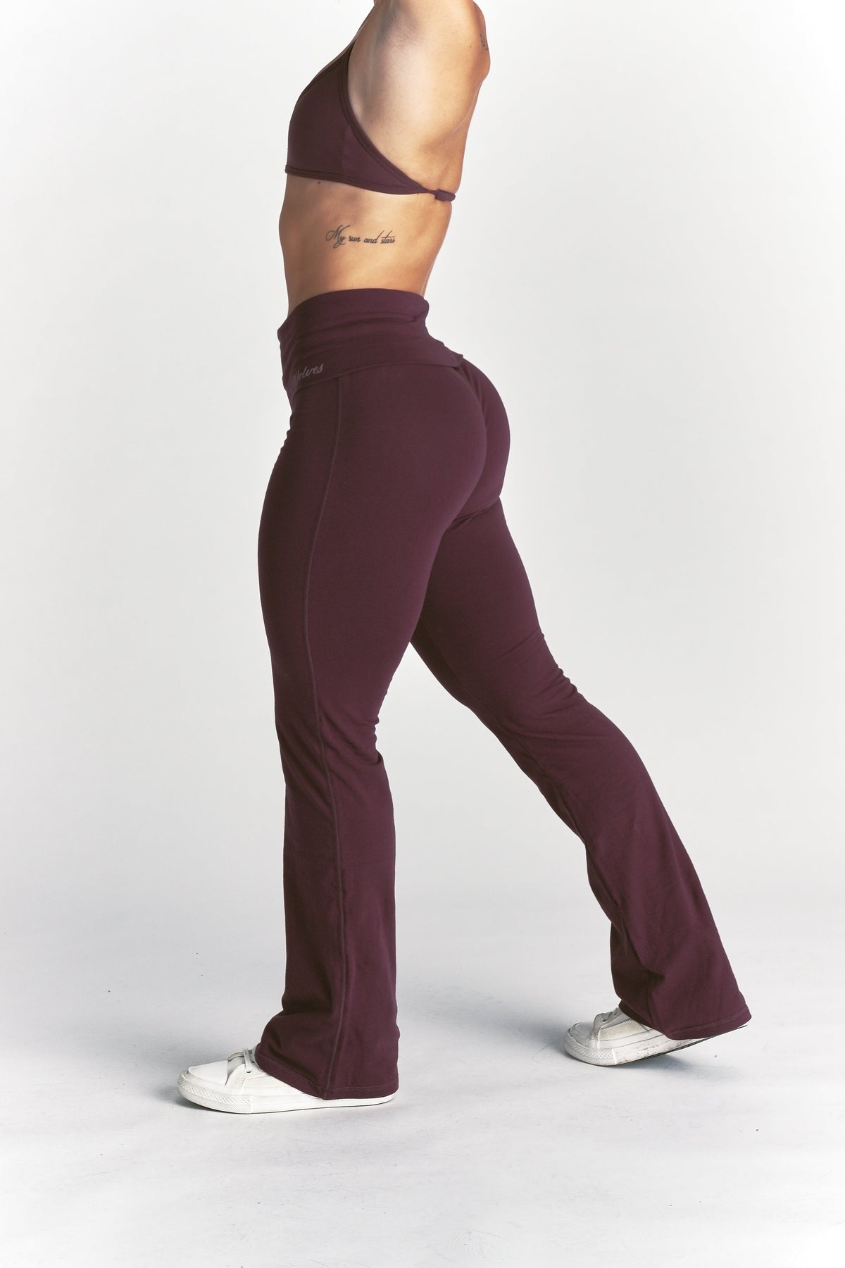 Cursive Wolves "Romy" Foldover Pants in Fig — imagem 8