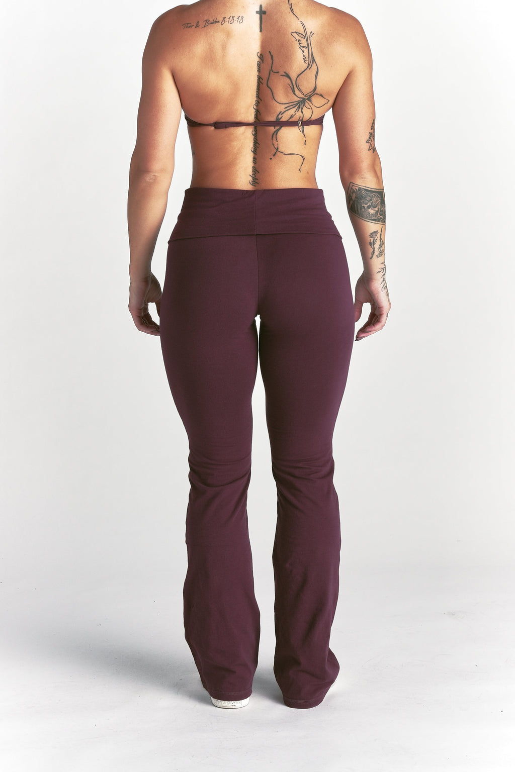 Cursive Wolves "Romy" Foldover Pants in Fig — imagem 9