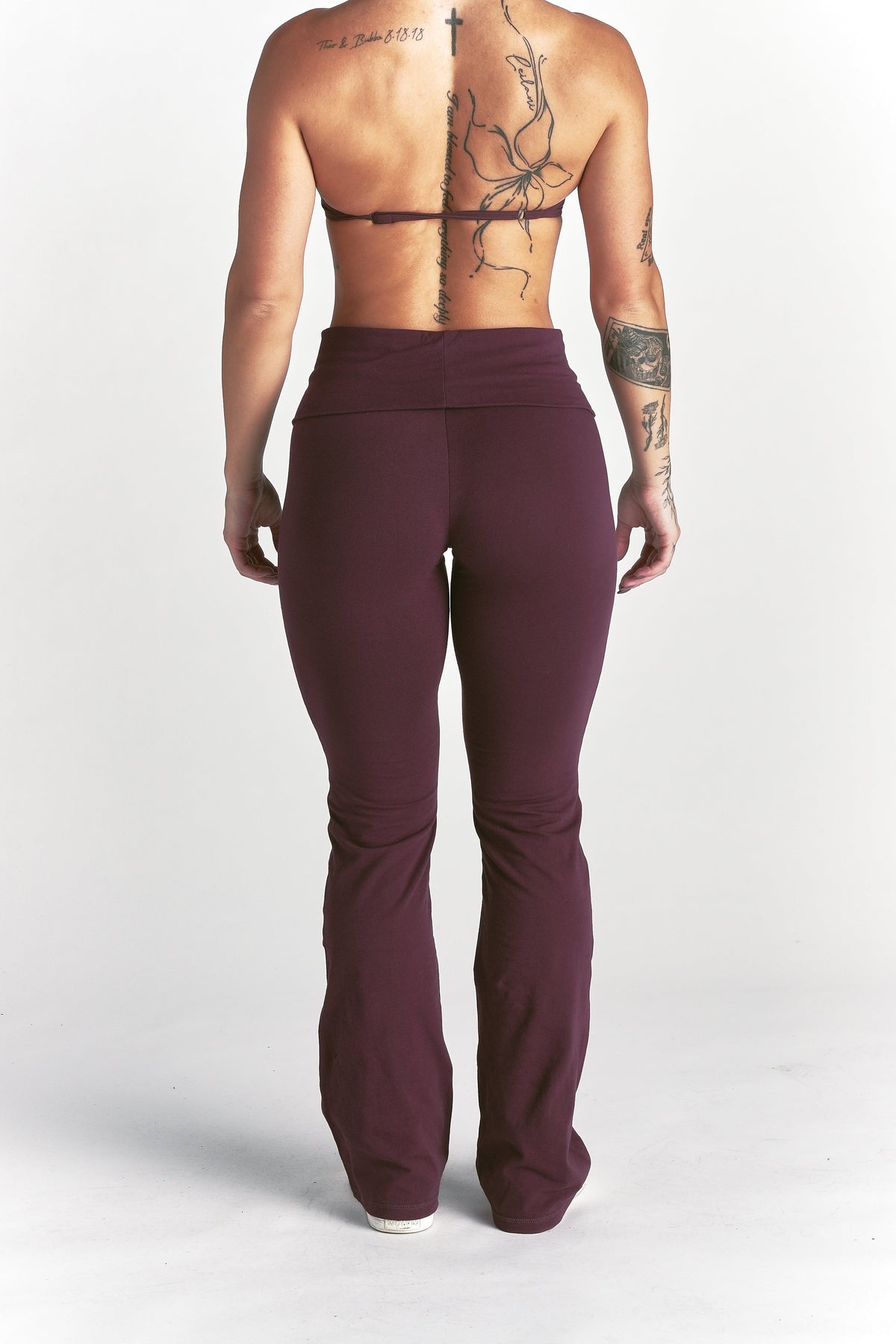 Cursive Wolves "Romy" Foldover Pants in Fig — imagem 9