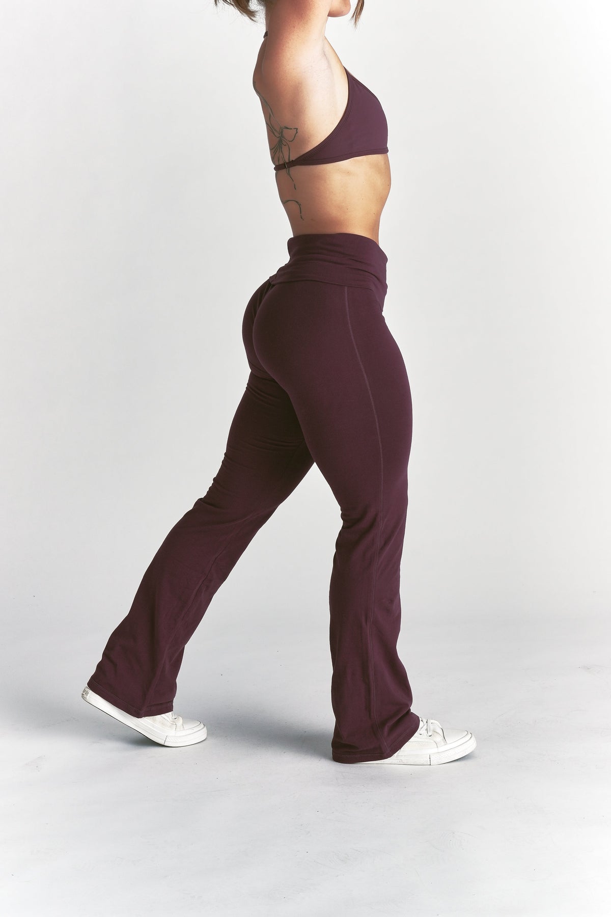 Cursive Wolves "Romy" Foldover Pants in Fig — imagem 11