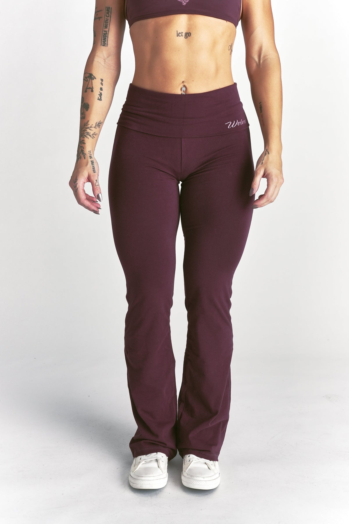 Cursive Wolves "Romy" Foldover Pants in Fig — imagem principal