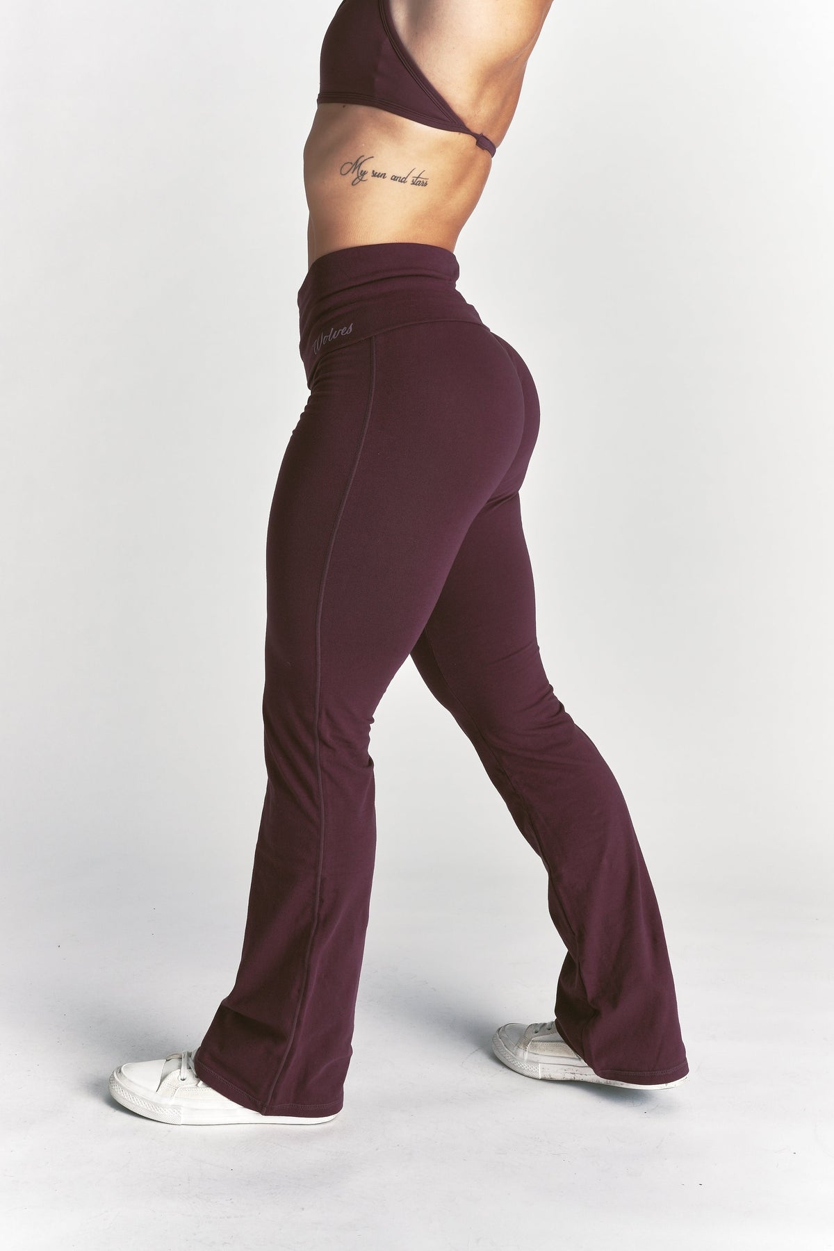 Cursive Wolves "Romy" Foldover Pants in Fig — imagem 3