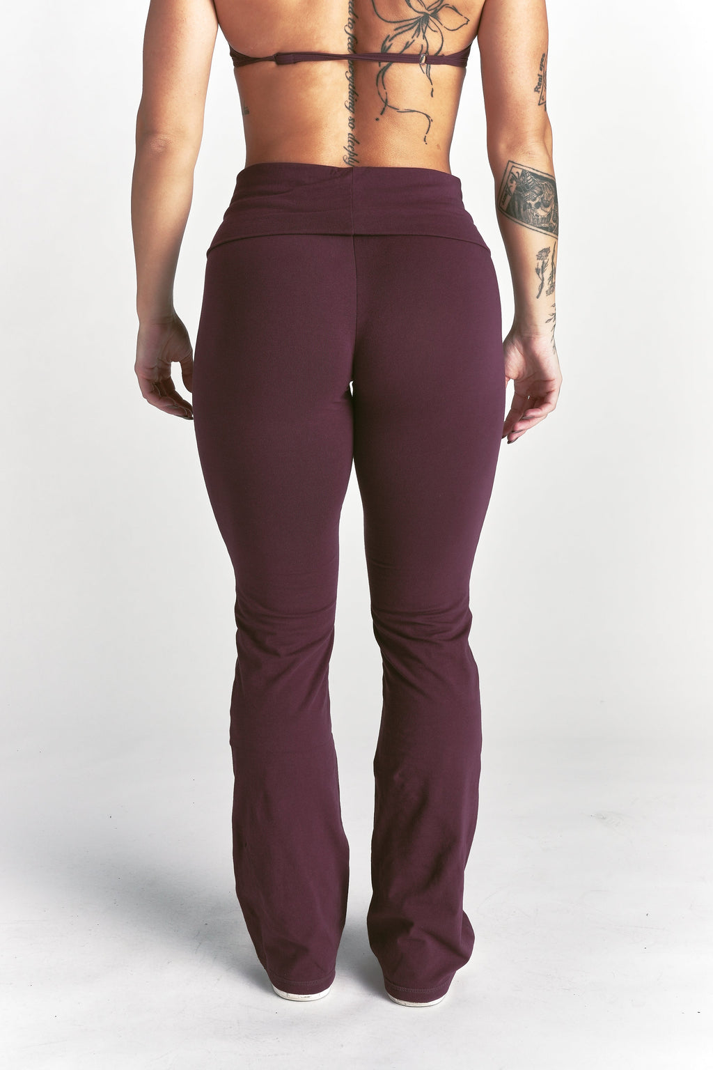 Cursive Wolves "Romy" Foldover Pants in Fig — imagem 2