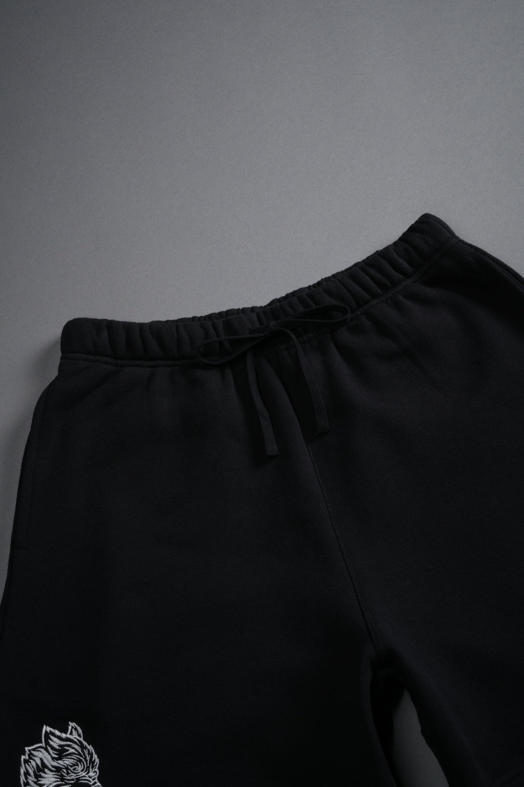 Doomed Love Post Lounge Sweat Shorts in Black — imagem 7