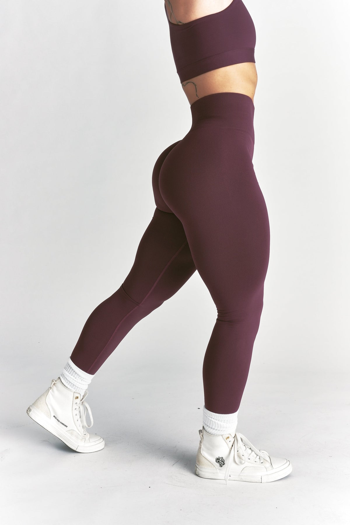 Wolf "Skylar" Soft Seamless Leggings in Fig — imagem 4