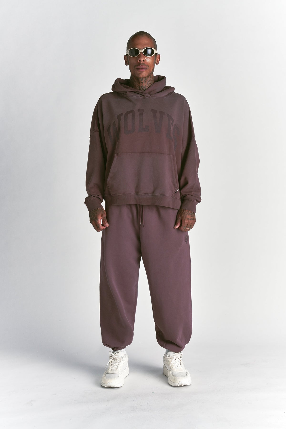 Only Loyalty Grunge "Gage" Box Cut Hoodie in Ironwood Sun Fade — imagem 4