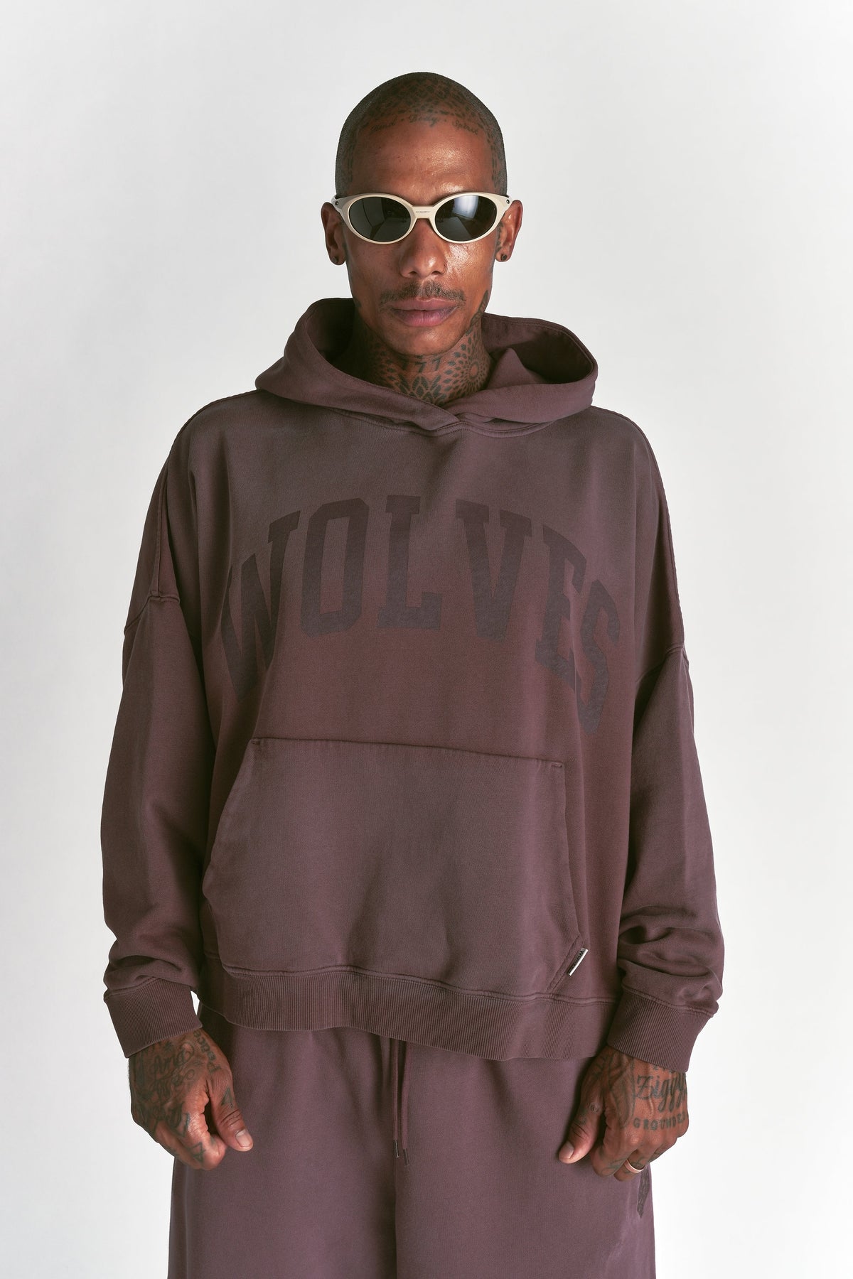 Only Loyalty Grunge "Gage" Box Cut Hoodie in Ironwood Sun Fade — imagem principal