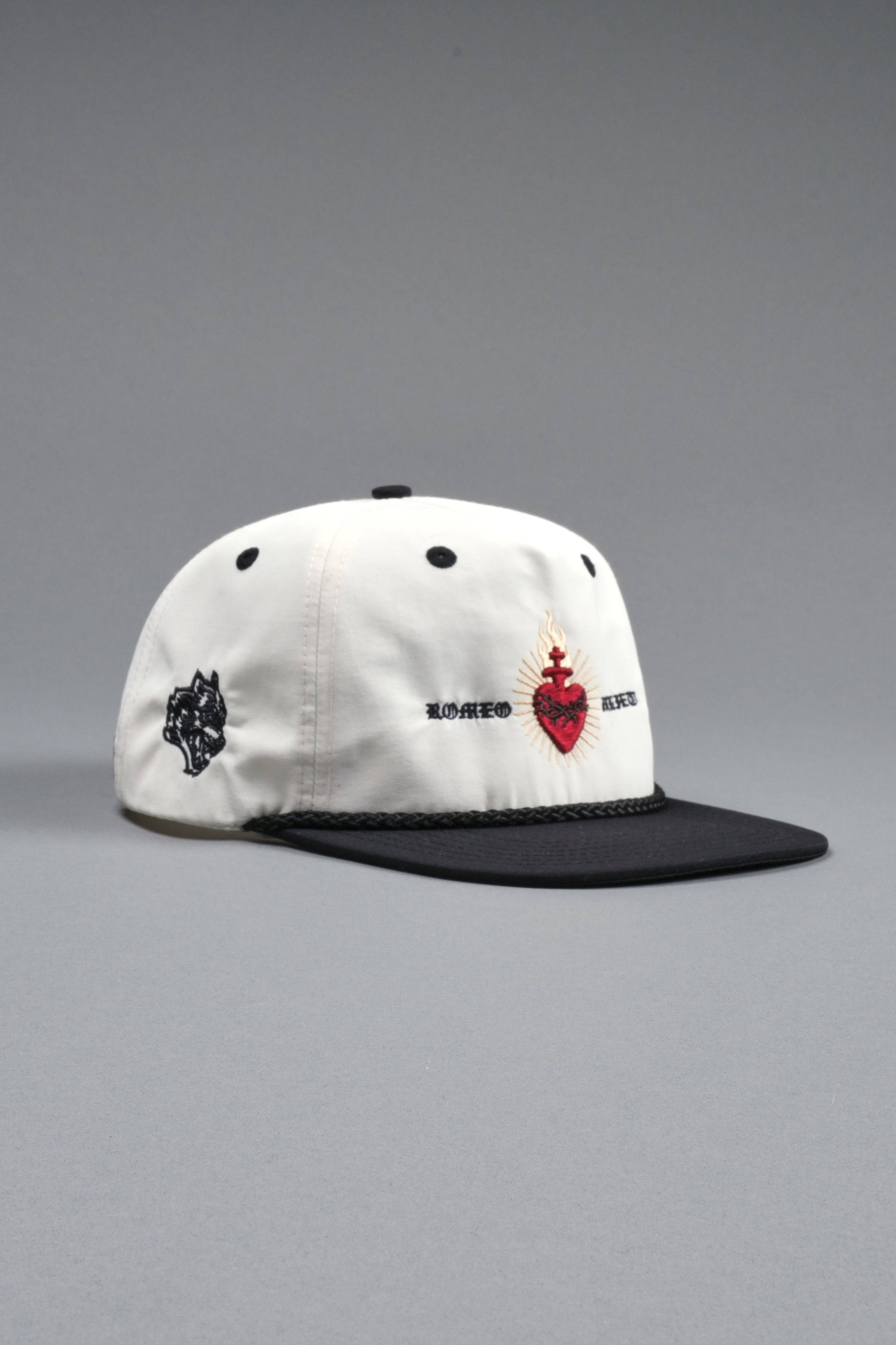 Doomed Love Paradise Hat in Cream/Black — imagem 10