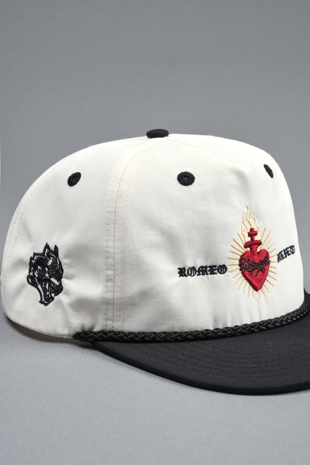 Doomed Love Paradise Hat in Cream/Black — imagem 11