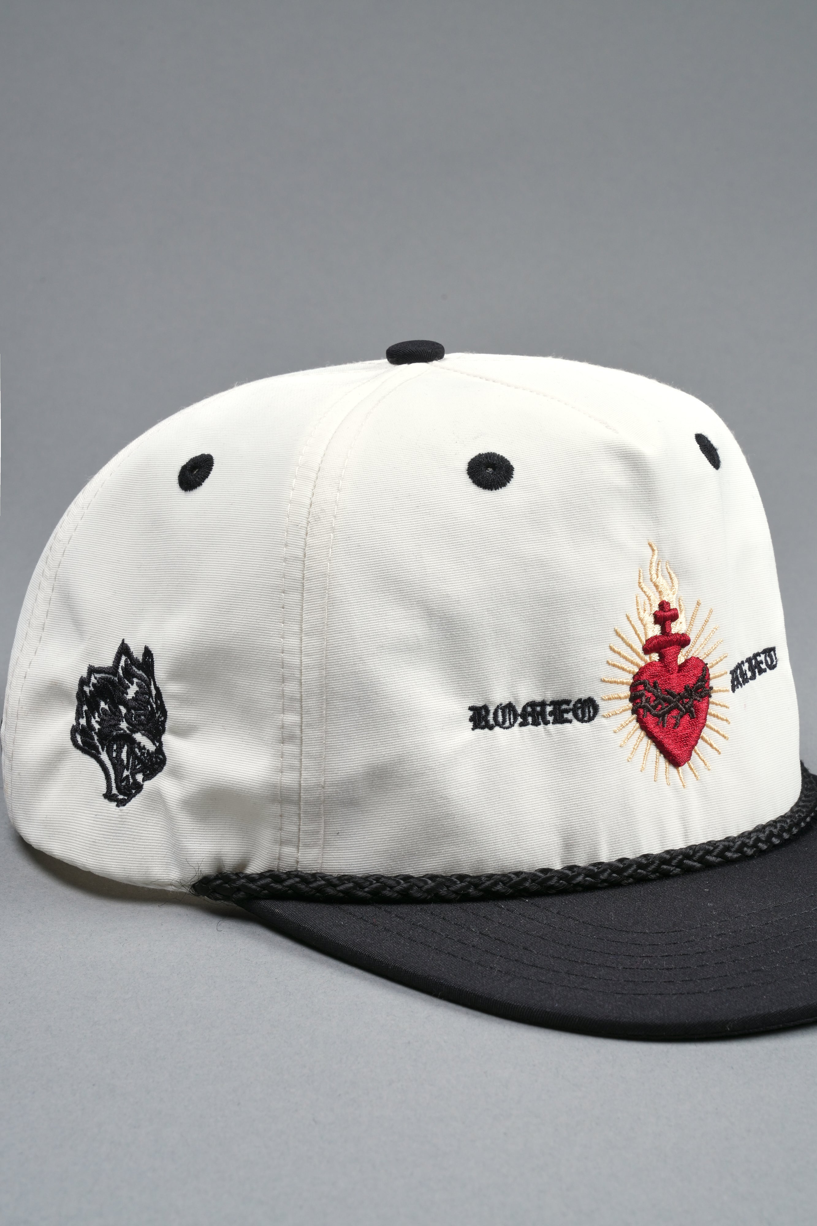 Doomed Love Paradise Hat in Cream/Black — imagem 11