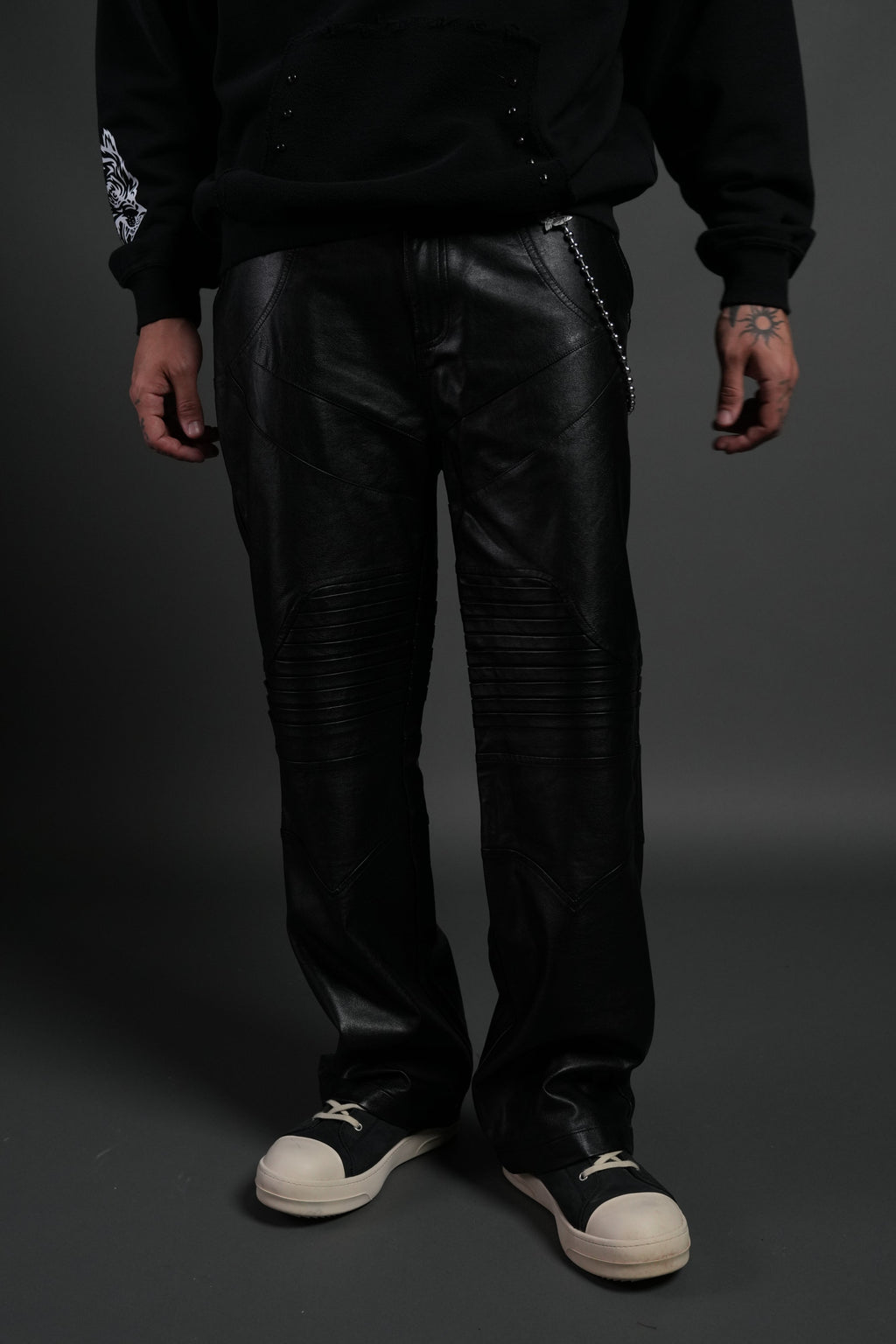 Wolves Chopper McKagan Faux Leather Pants in Black — imagem 2