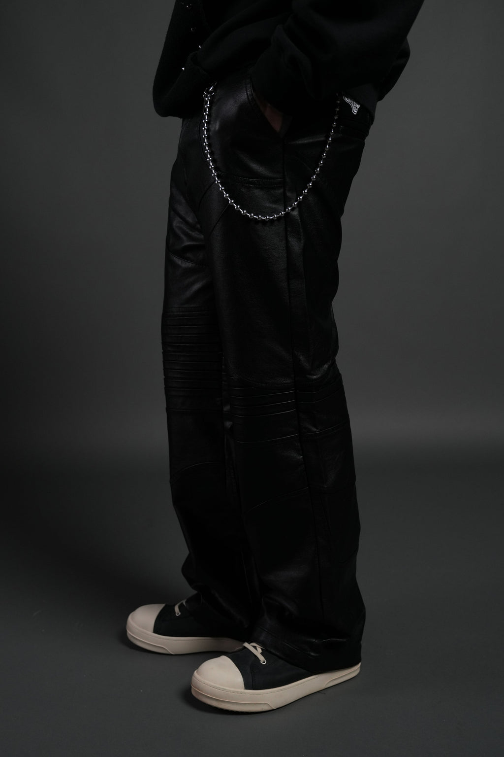 Wolves Chopper McKagan Faux Leather Pants in Black — imagem 4