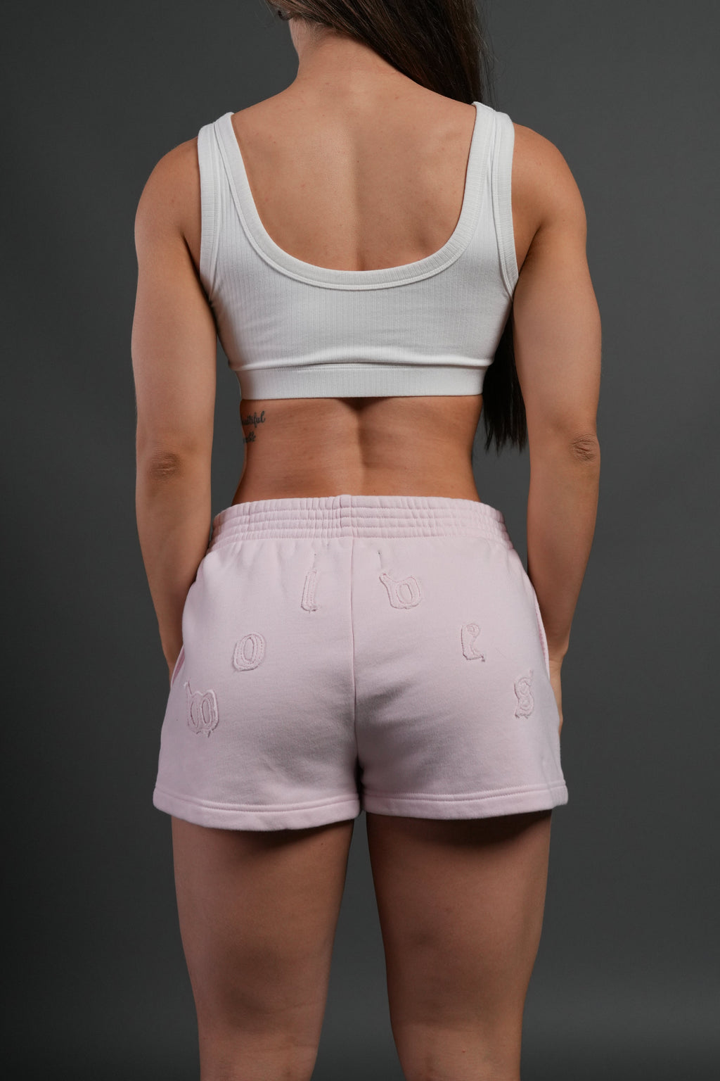 Pyramid Wolves Applique Ellie Sweat Shorts in Blush Pink - imagem 3
